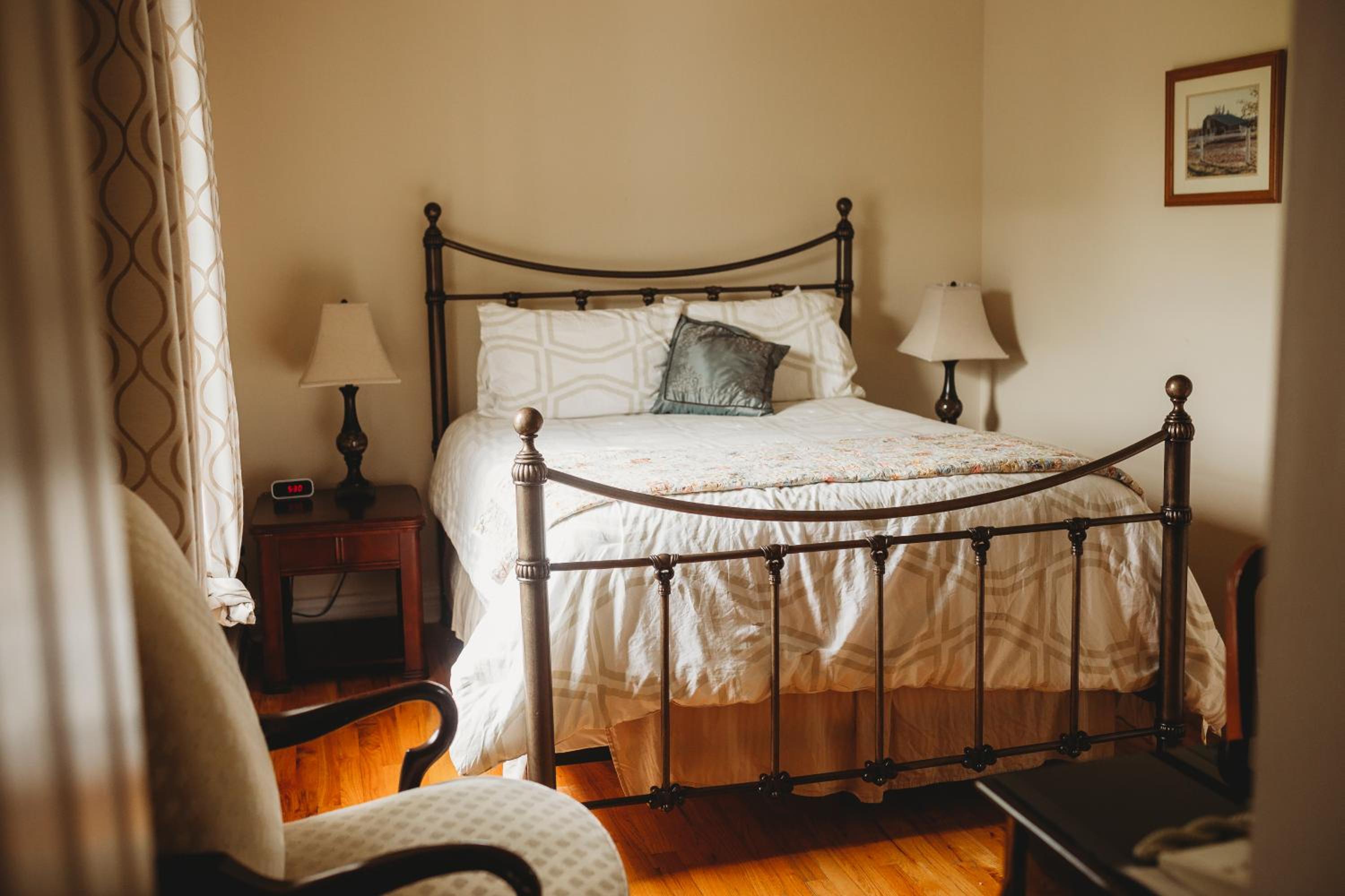 Carriage House Inn Four and a Half Stars