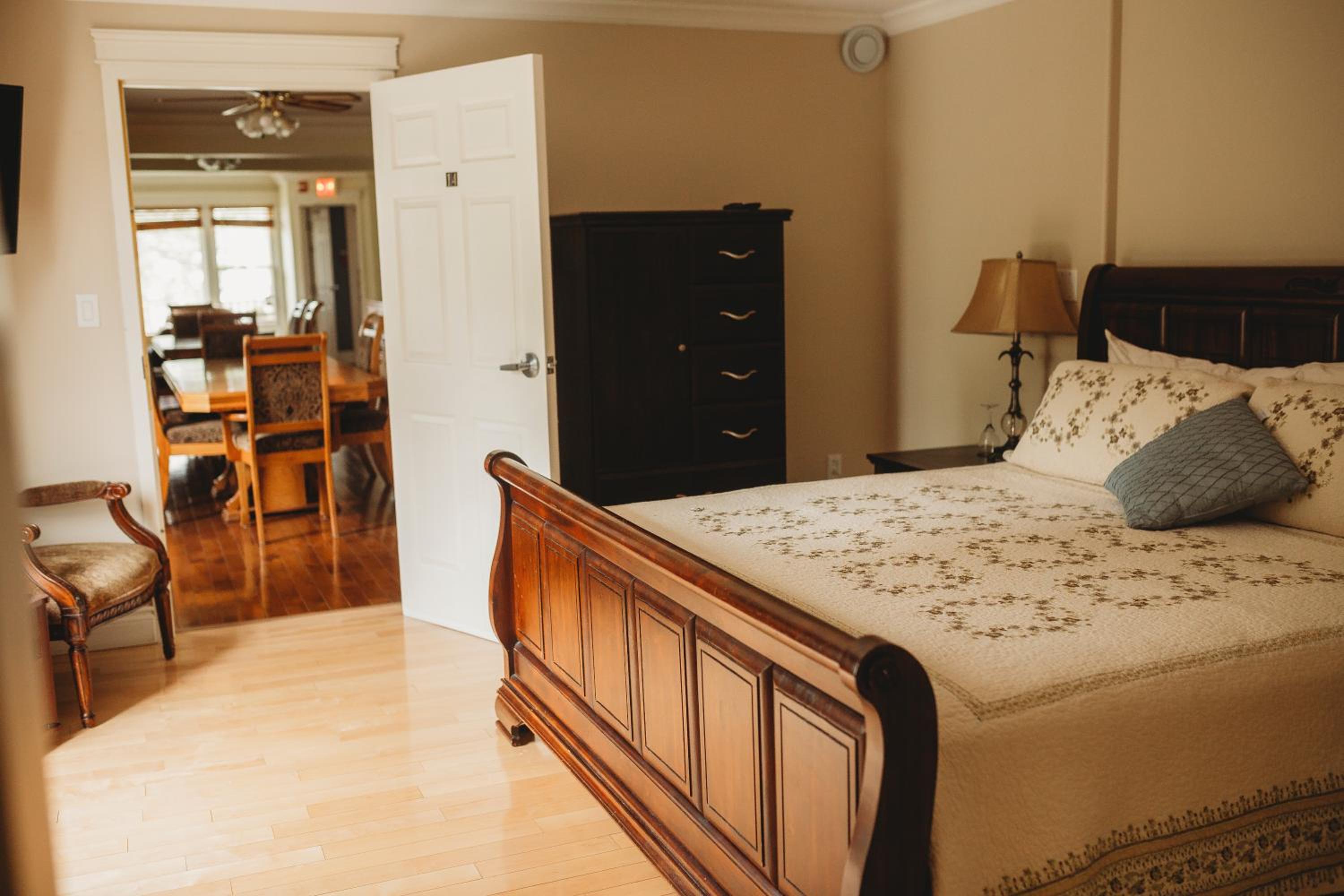 Carriage House Inn Four and a Half Stars