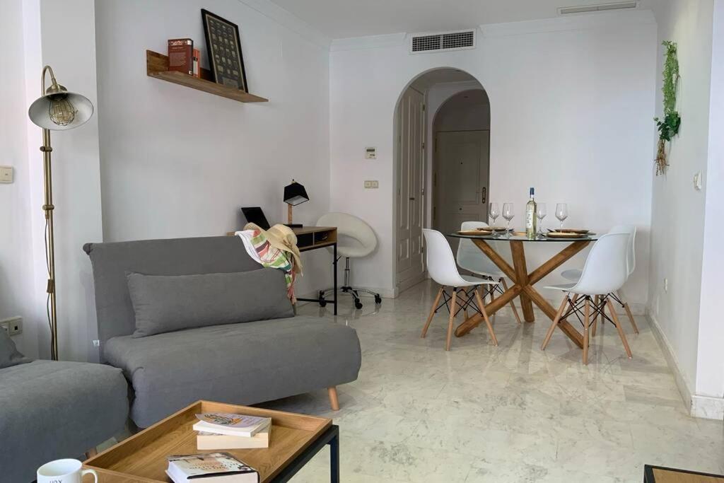 PUSHE Playa Granada Beach&Golf 2 en Motril — hotel room