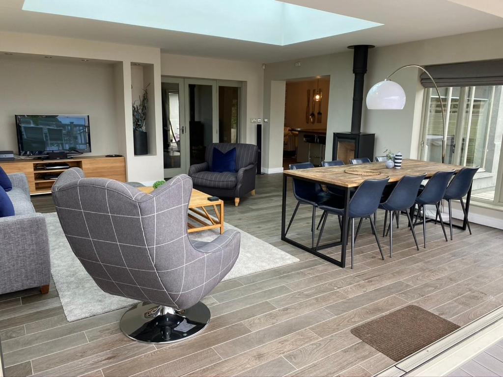 Amber Cottage - Luxury Cottage, Hot Tub, Sea Views and Log Burner view 2
