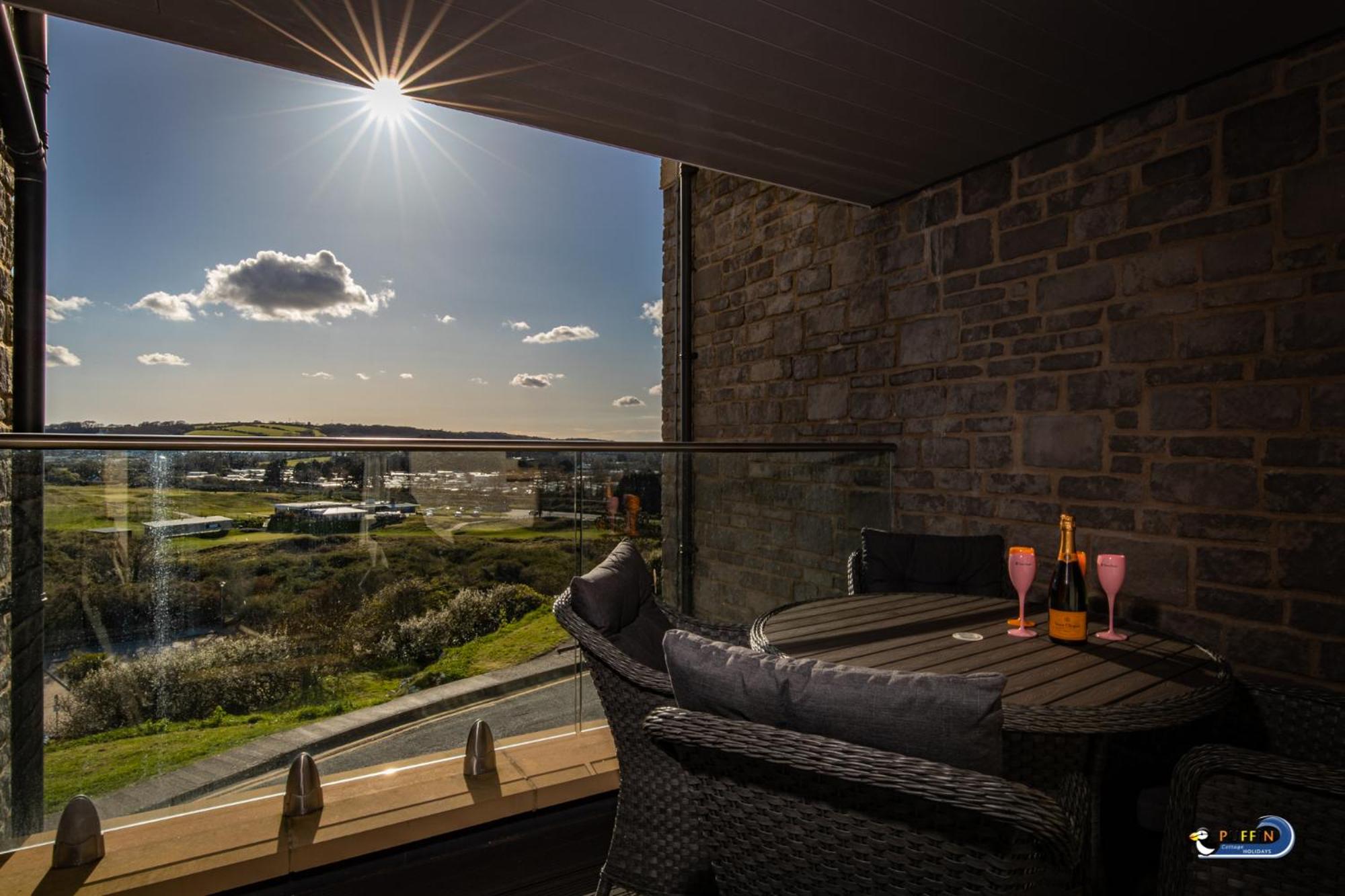 Apartment 8 Waterstone House - Luxury Apartment, Sea Views, Pet Friendly view 2