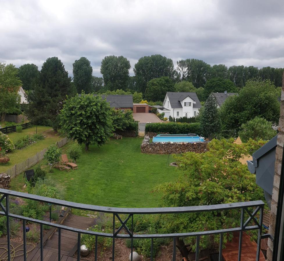 Schönste Lage am Rhein in unmittelbarer Stadtnähe, B & B