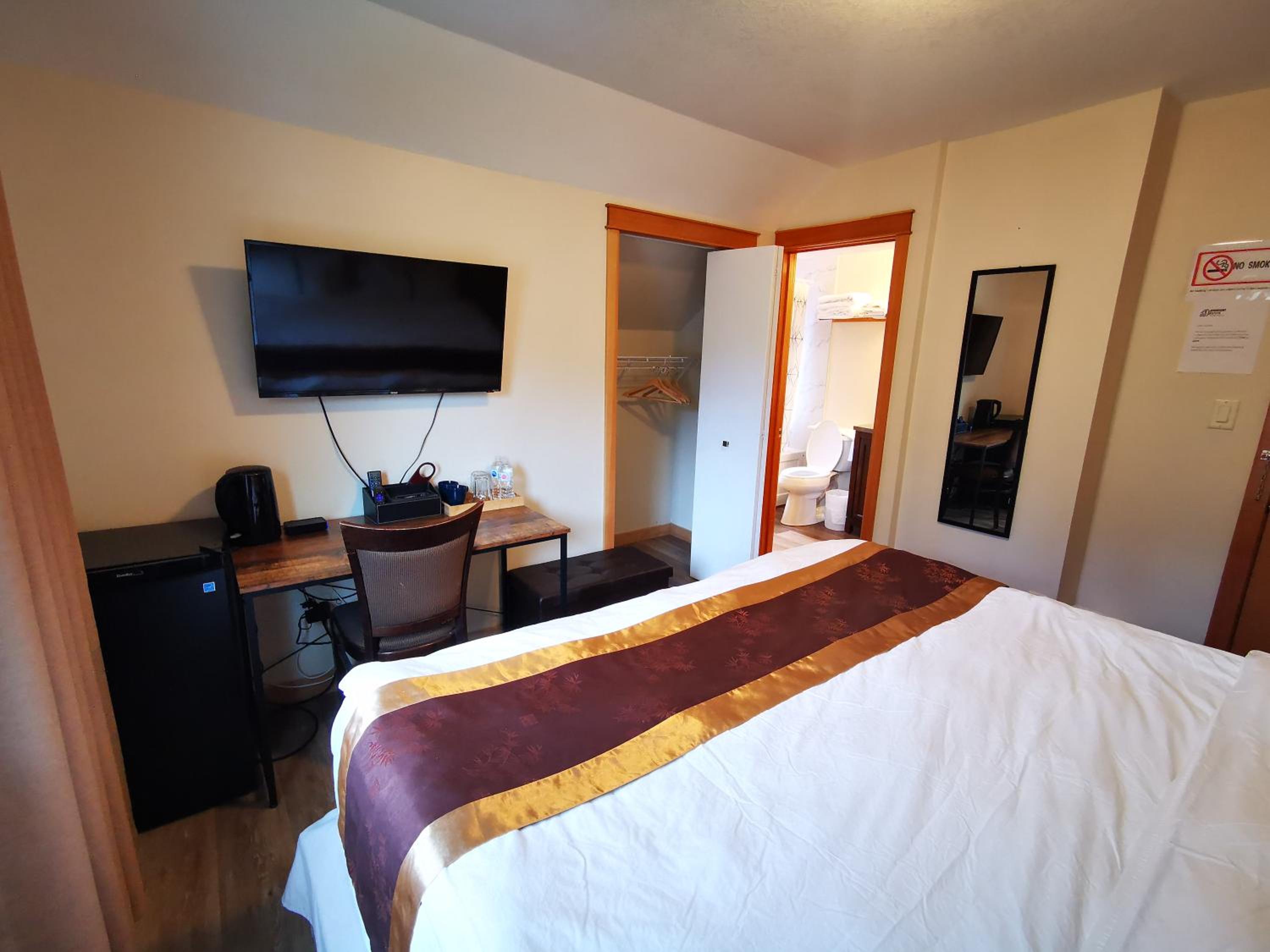 Riverfront Estate Bed&Breakfast Banff