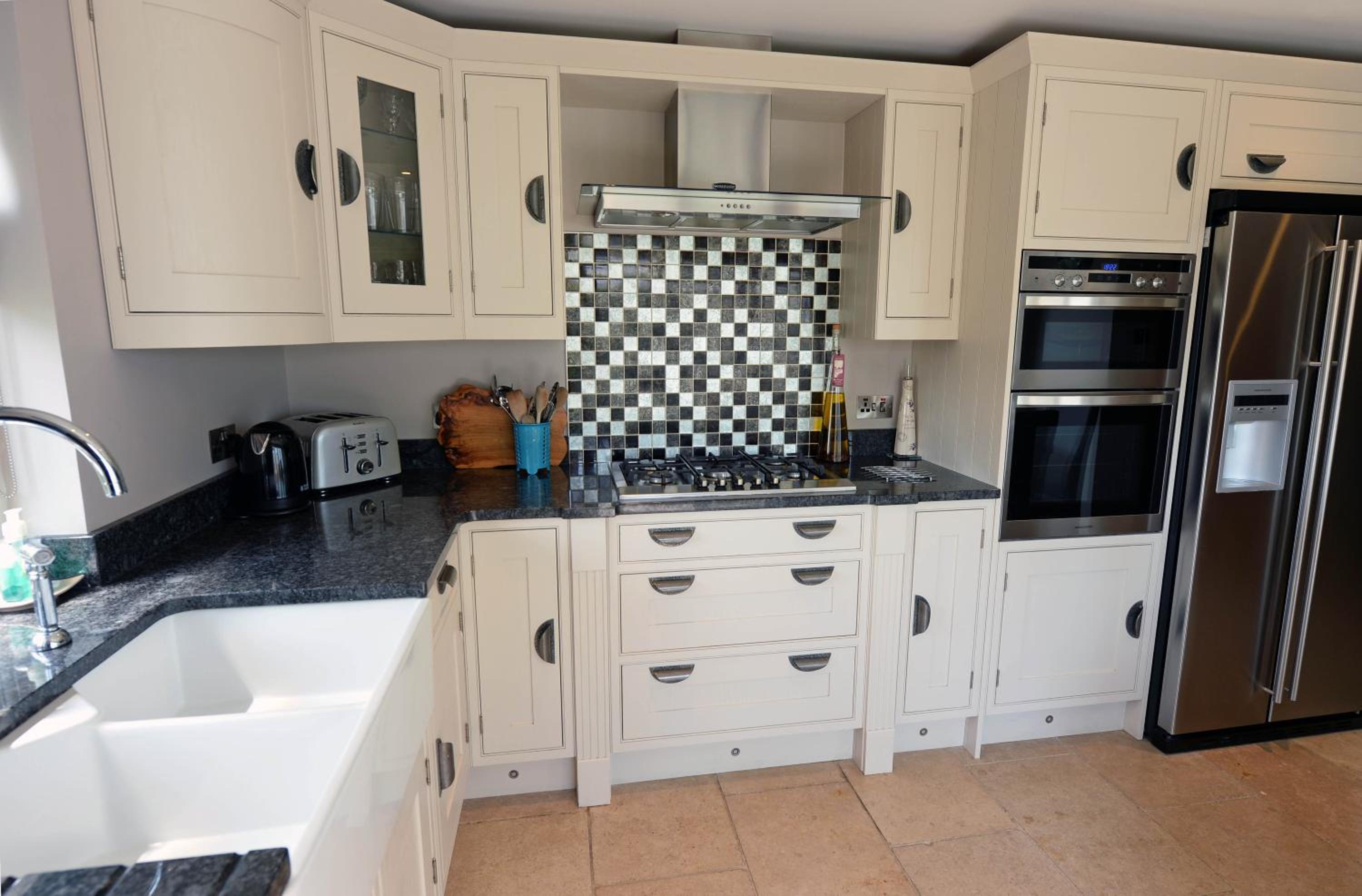 Priory Cottage - Luxury Cottage, Near to Beach view 5