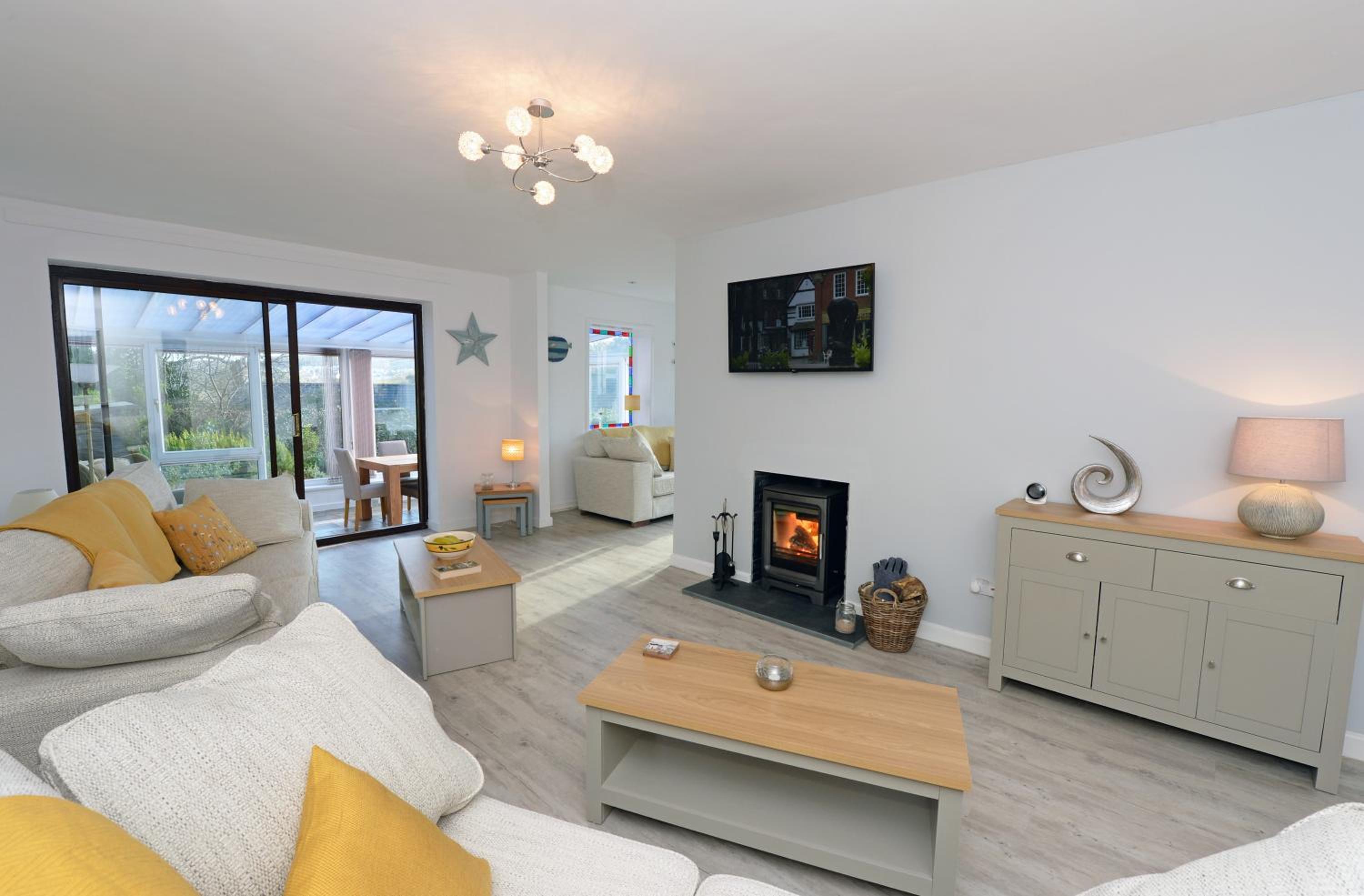 Sêr Môr - Log Burner, Peaceful Cottage, Dog Friendly view 3