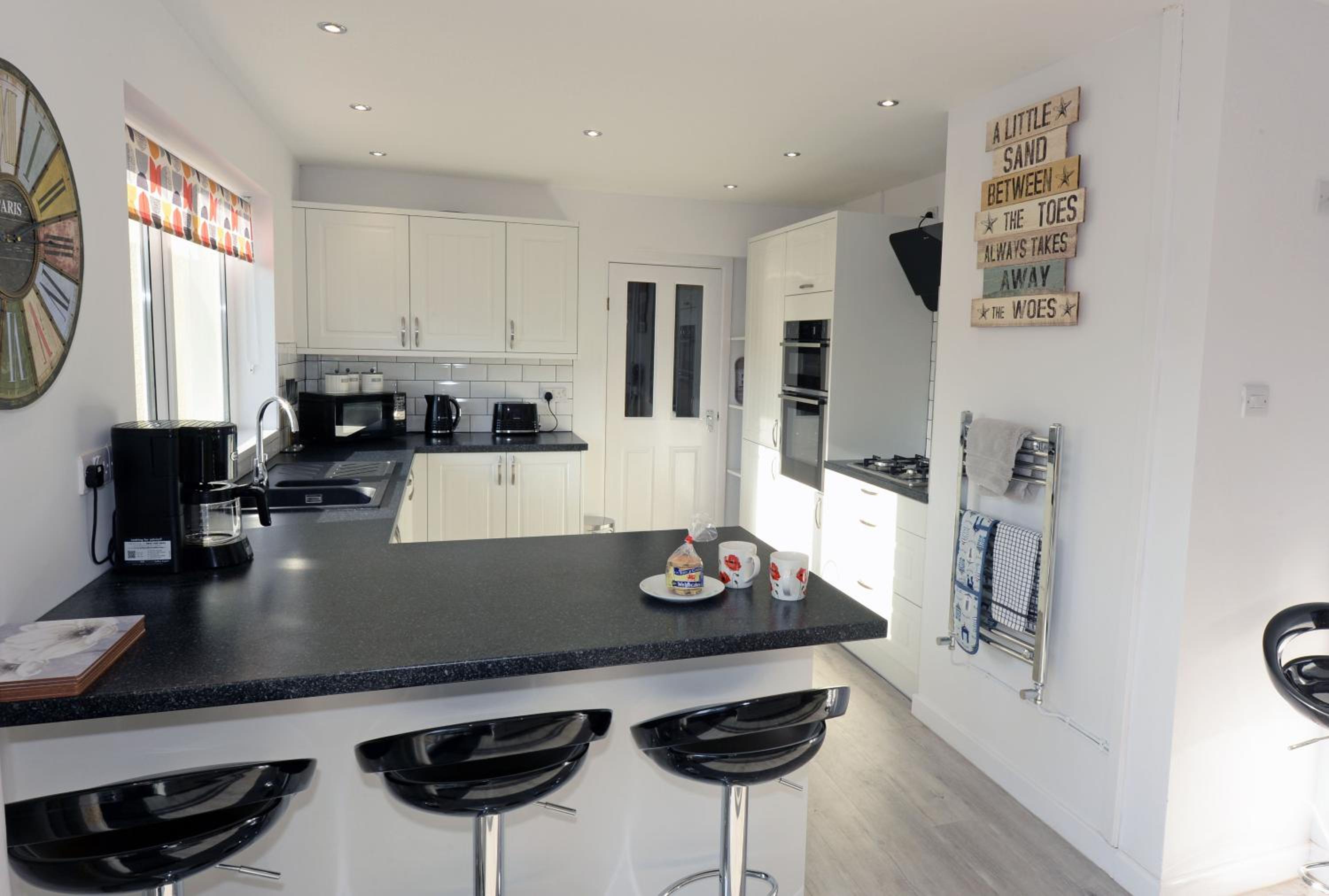 Sêr Môr - Log Burner, Peaceful Cottage, Dog Friendly view 5