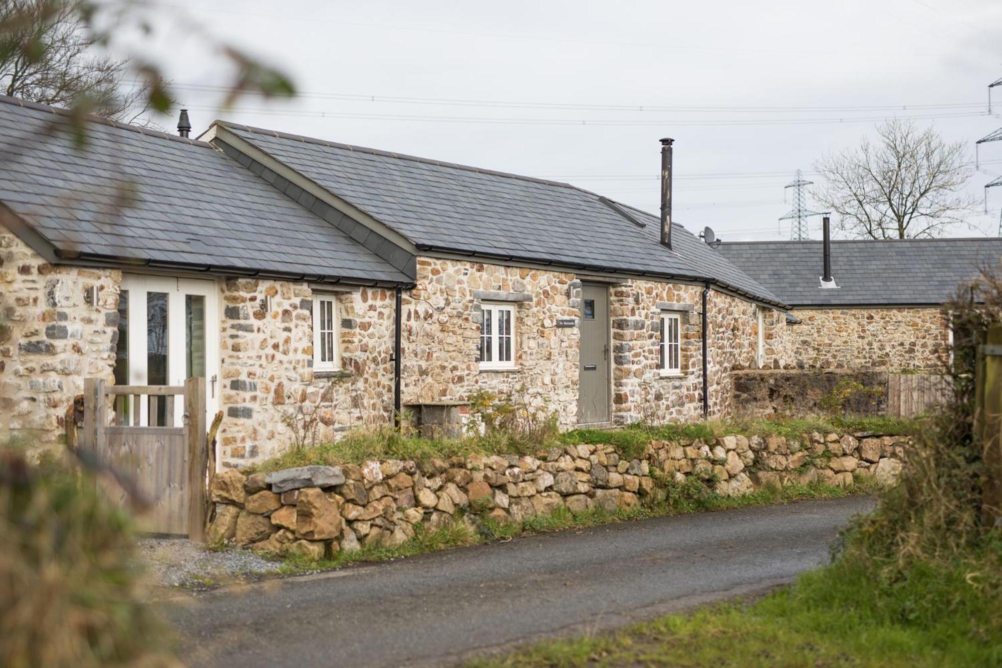 The Blacksmiths - Luxury Cottage, Countryside Views, Pet Friendly view 2