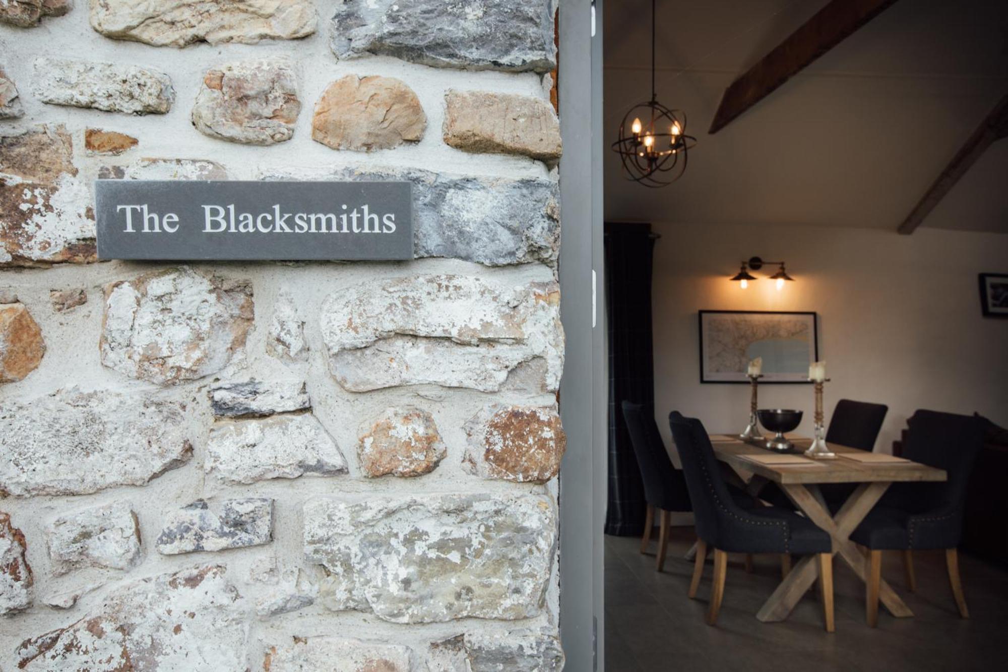 The Blacksmiths - Luxury Cottage, Countryside Views, Pet Friendly view 3