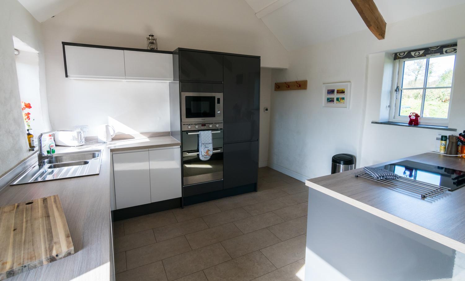 The Dairy - Luxury Cottage, Hot Tub and Summer House, Countryside Views, Pet Friendly view 4