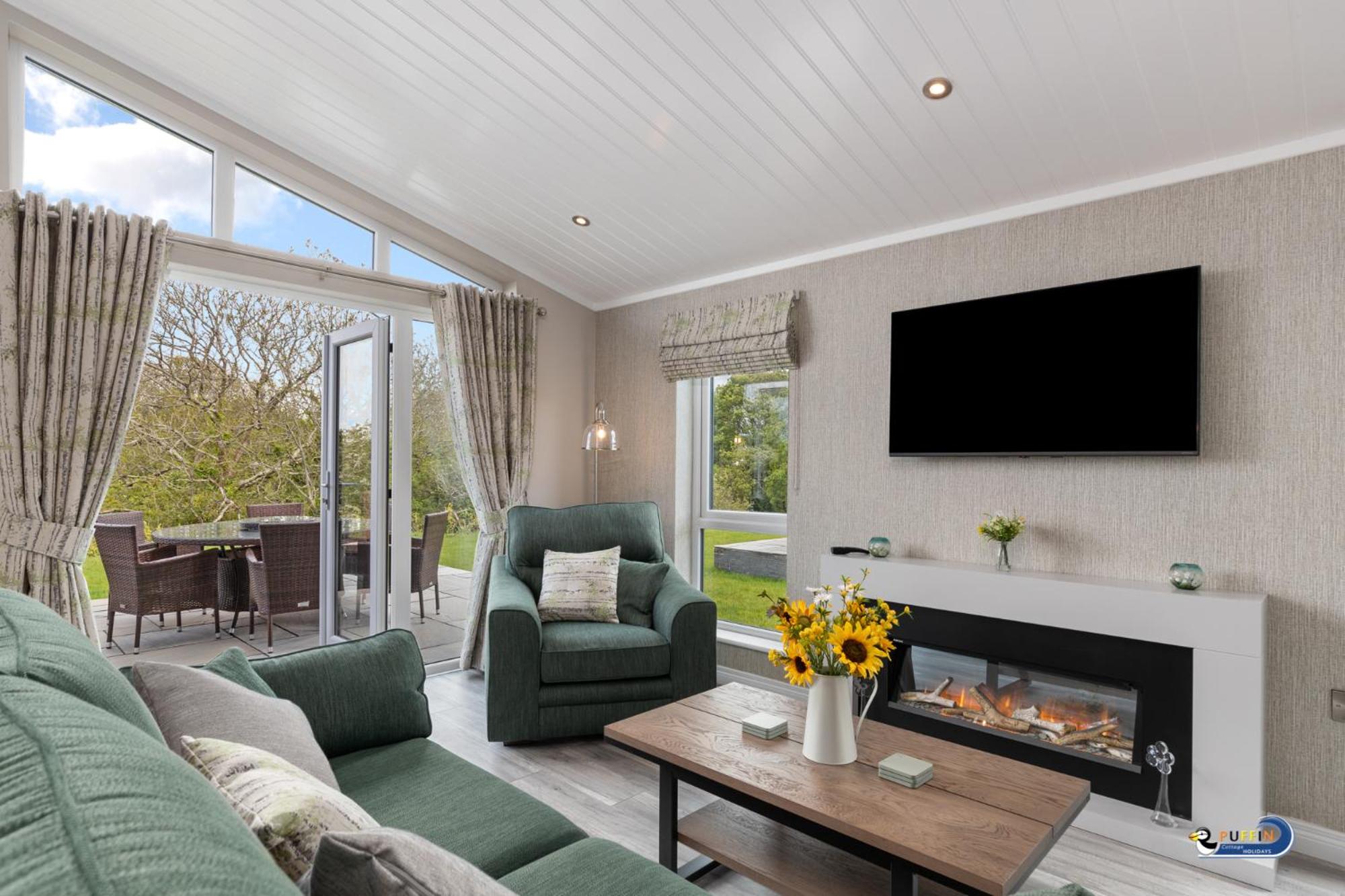 Trevelyn Lodge - Luxury Lodge, Hot Tub, Close to Beach view 3