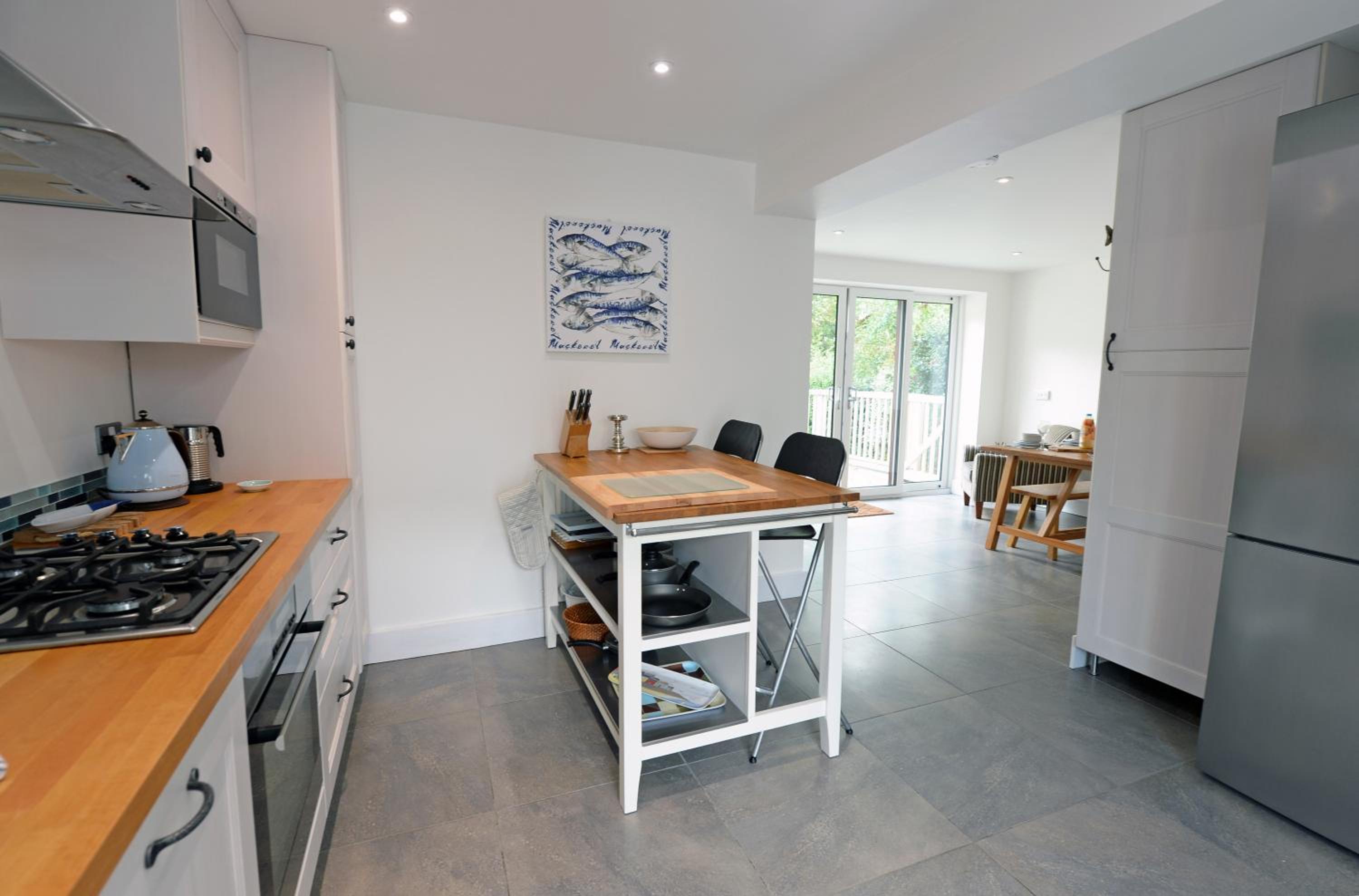 Valley Retreat - Peaceful Location, Walk to Beach, Parking view 3