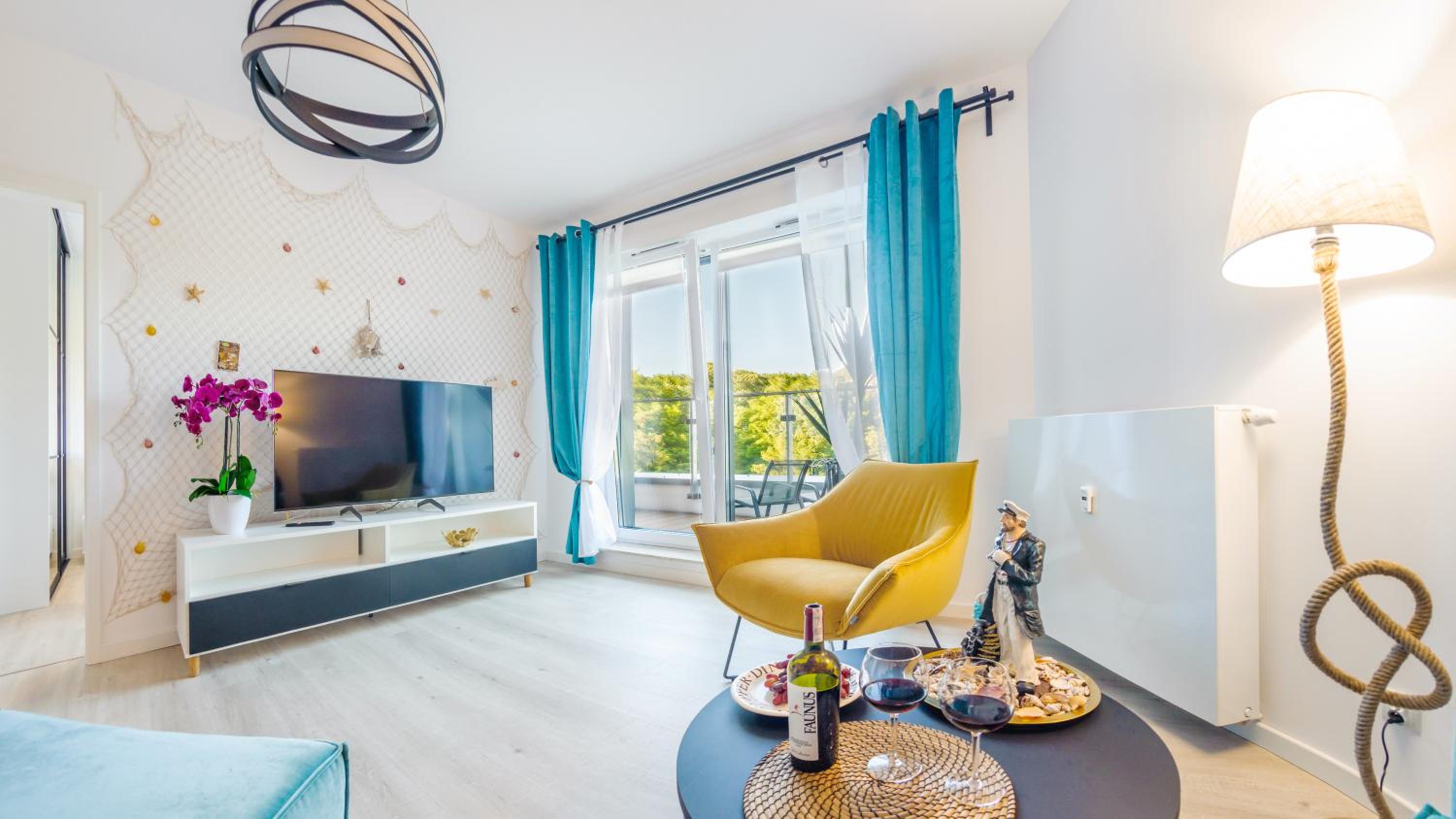 Hotel 504 Premium Nadmorskie Tarasy - garage and pool FREE - Image 1