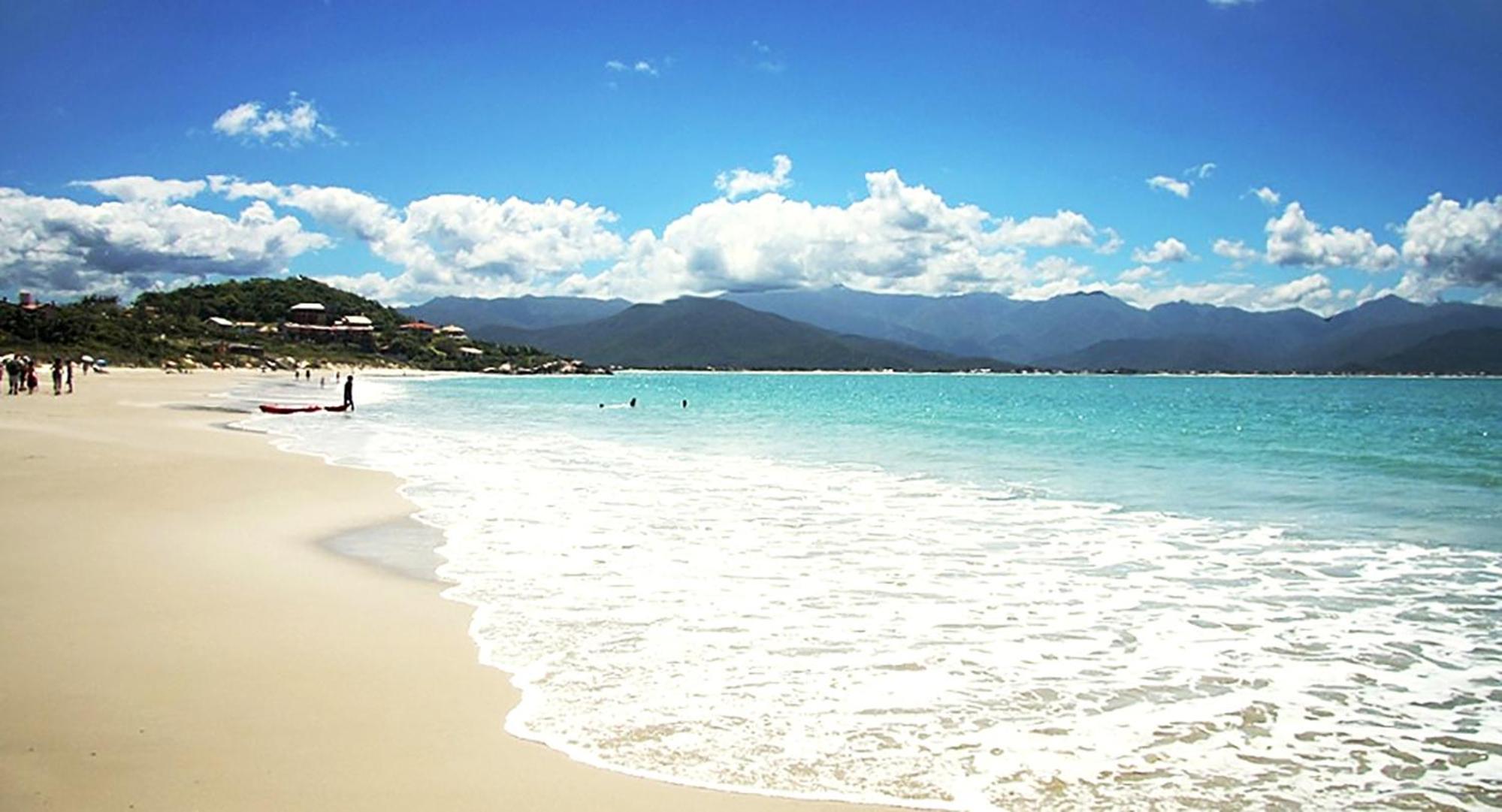 Casa na praia em SC com Wi-Fi e churrasqueira