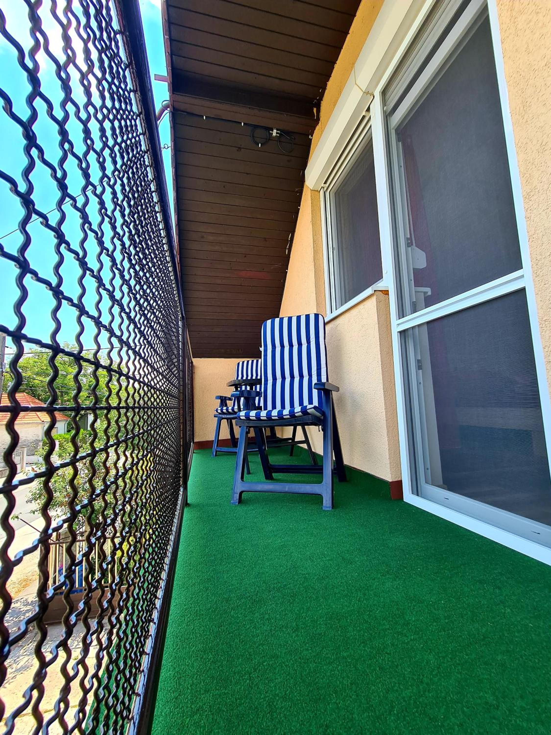 Nap-Hold Apartman view 4