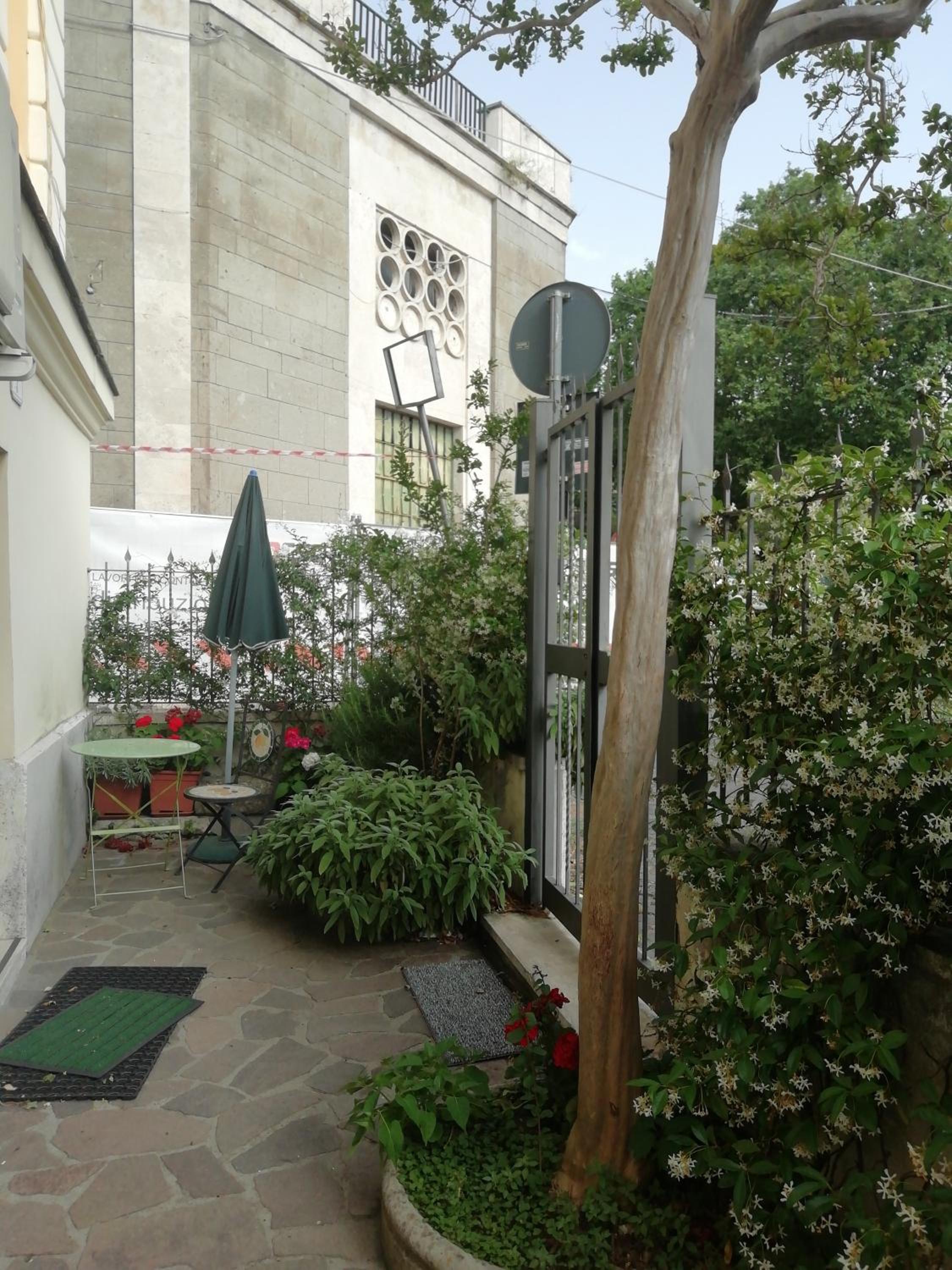 Marilyn's House 2 view 3