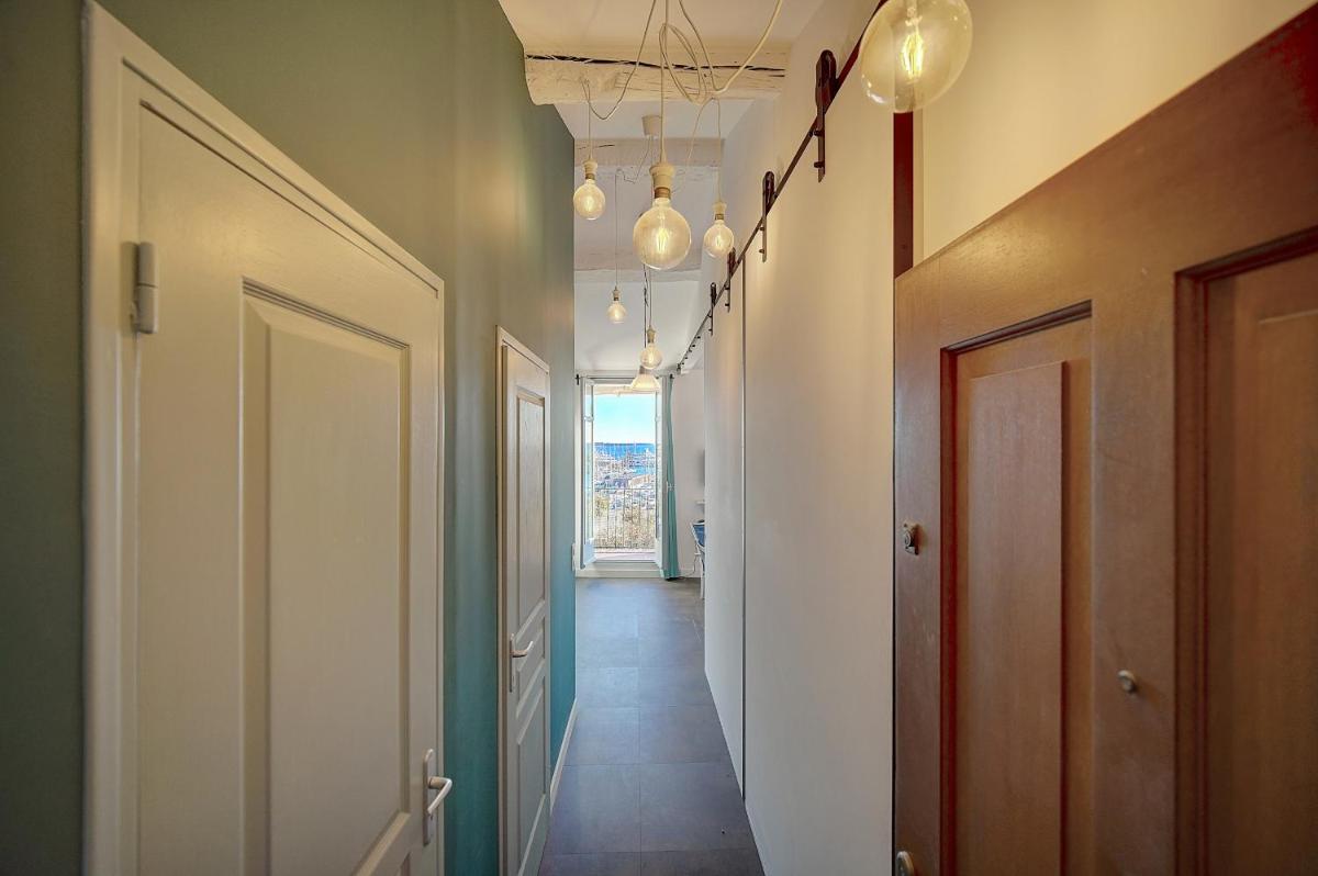 EXCEPTIONNEL 3 PIECES AVEC TERRASSE VUE SUR VIEUX PORT CENTRE VILLE l! A2B195 photo 5