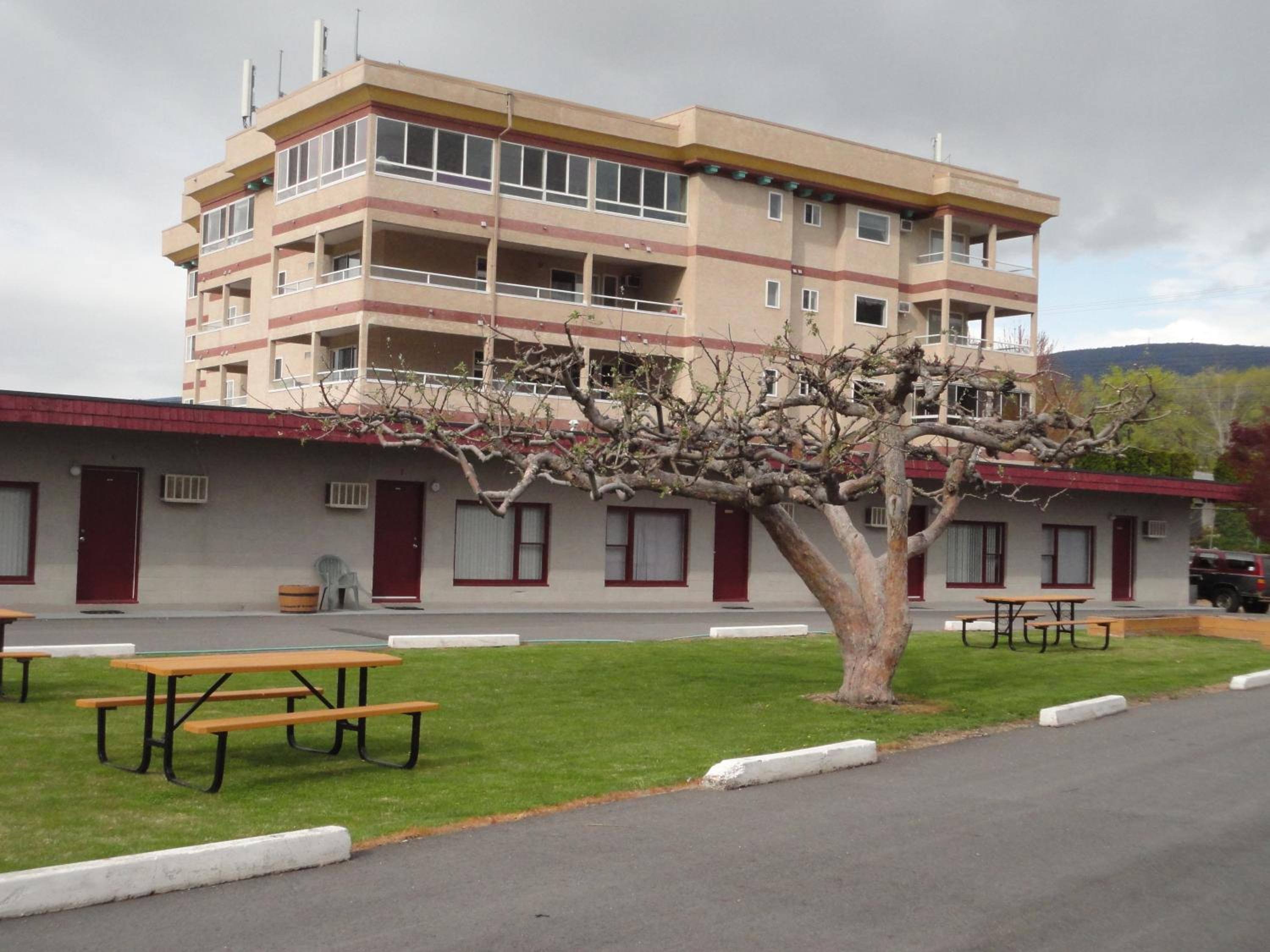 Apple Tree Inn