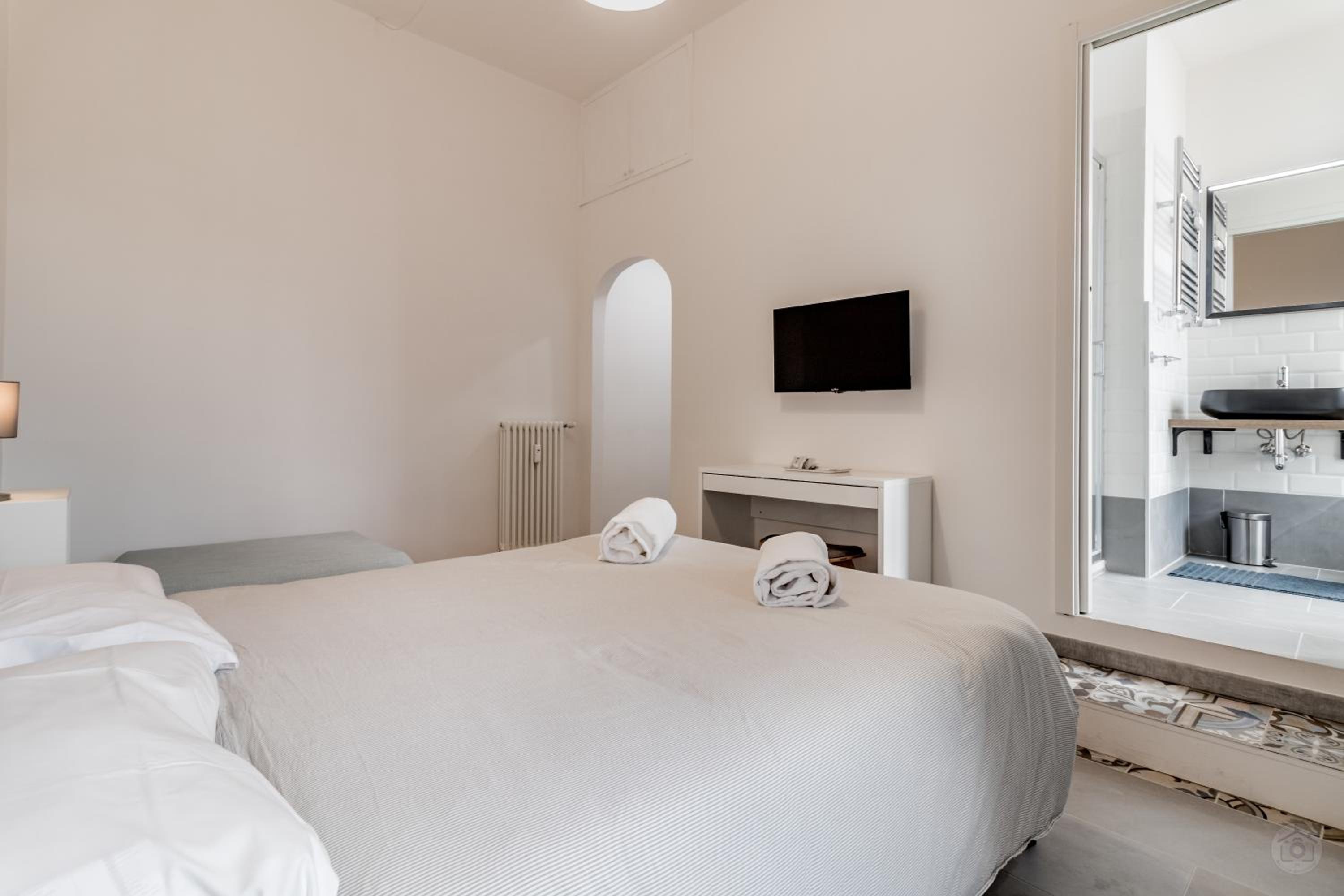 Roma House Piramide