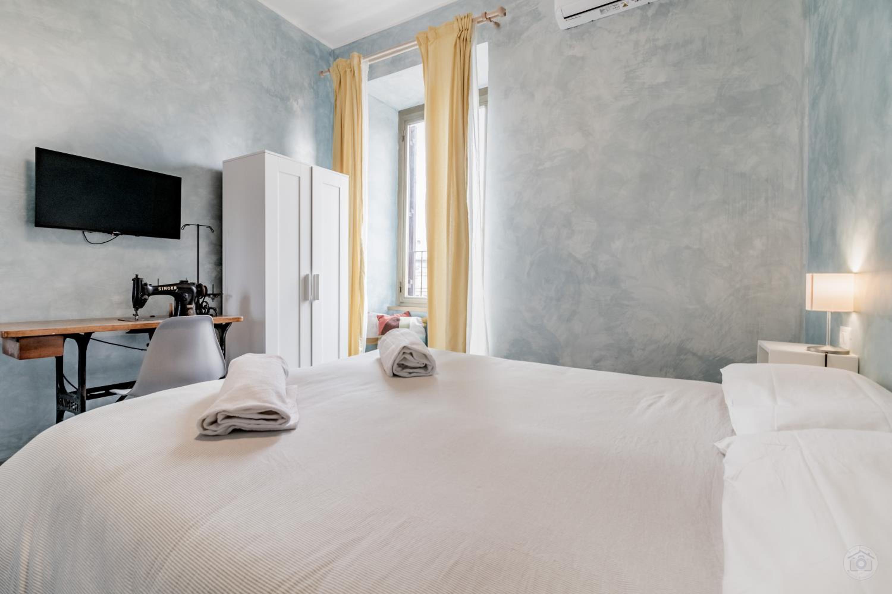 Roma House Piramide