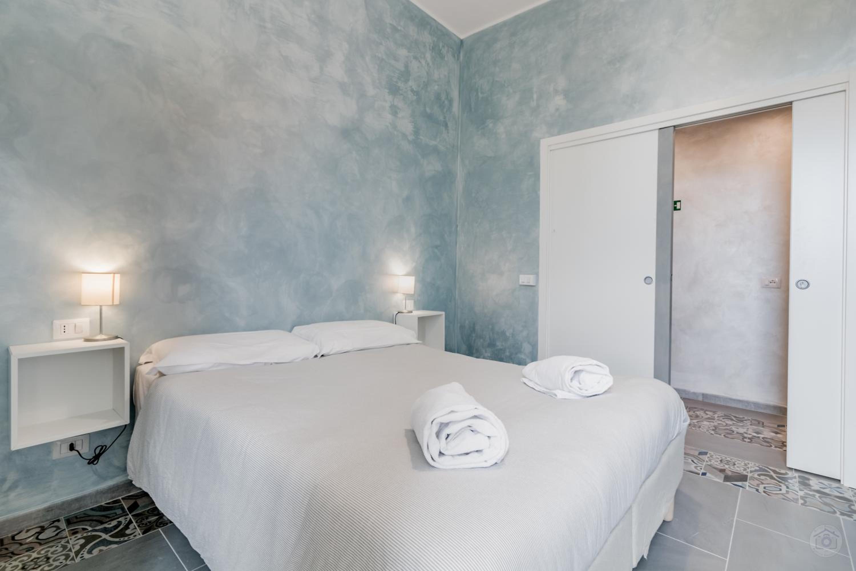 Roma House Piramide
