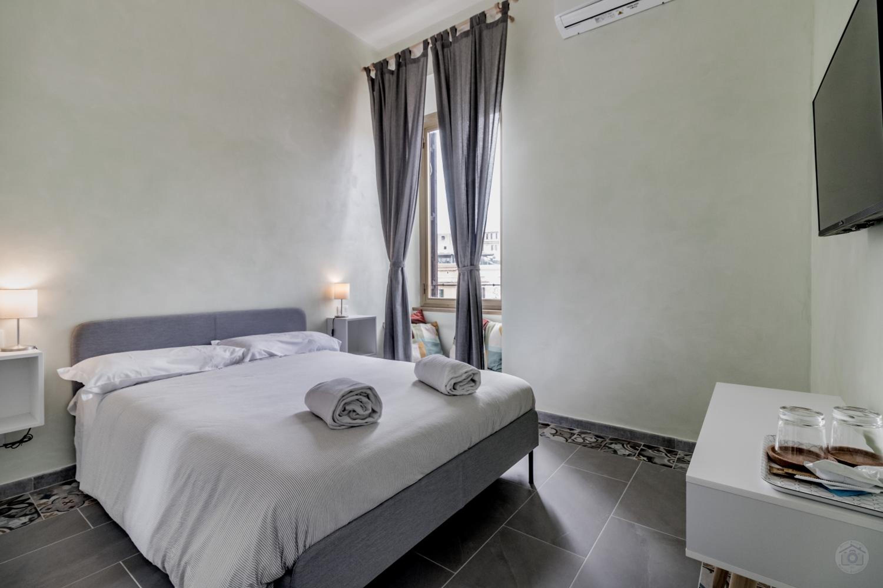 Roma House Piramide