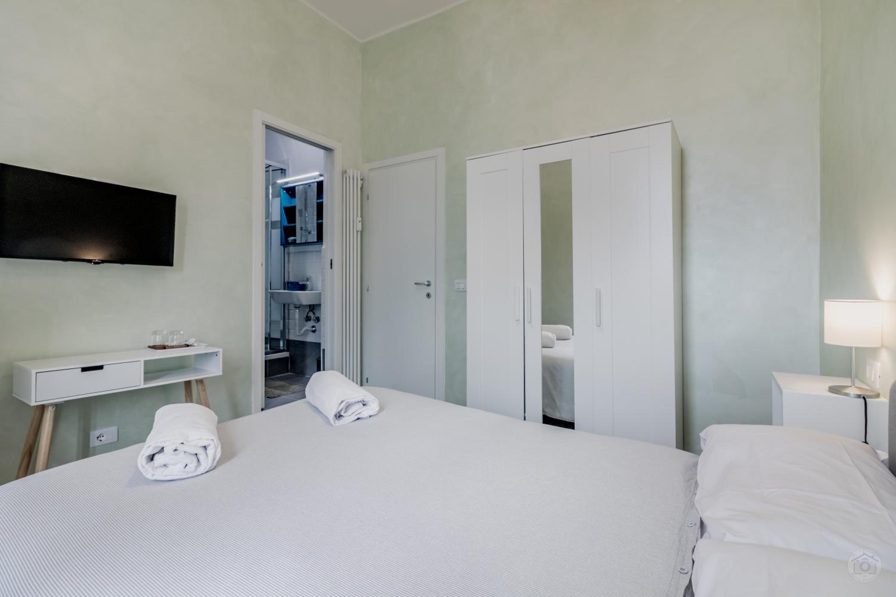 Roma House Piramide