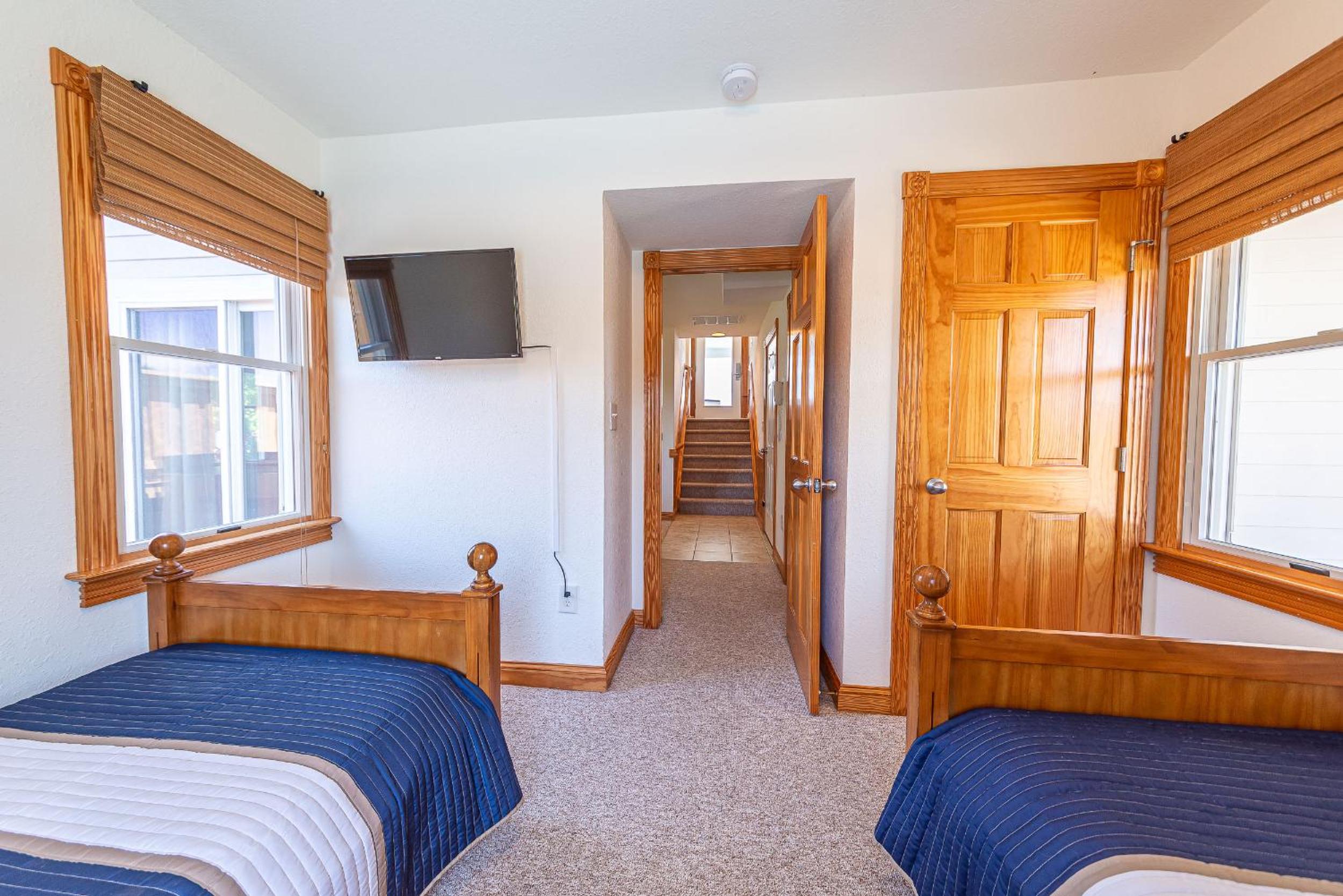 Puppy Love - Corolla, Villages at Ocean Hill, Pool, Hot Tub, Nearby Amenities, Lighthouse, Pets OK