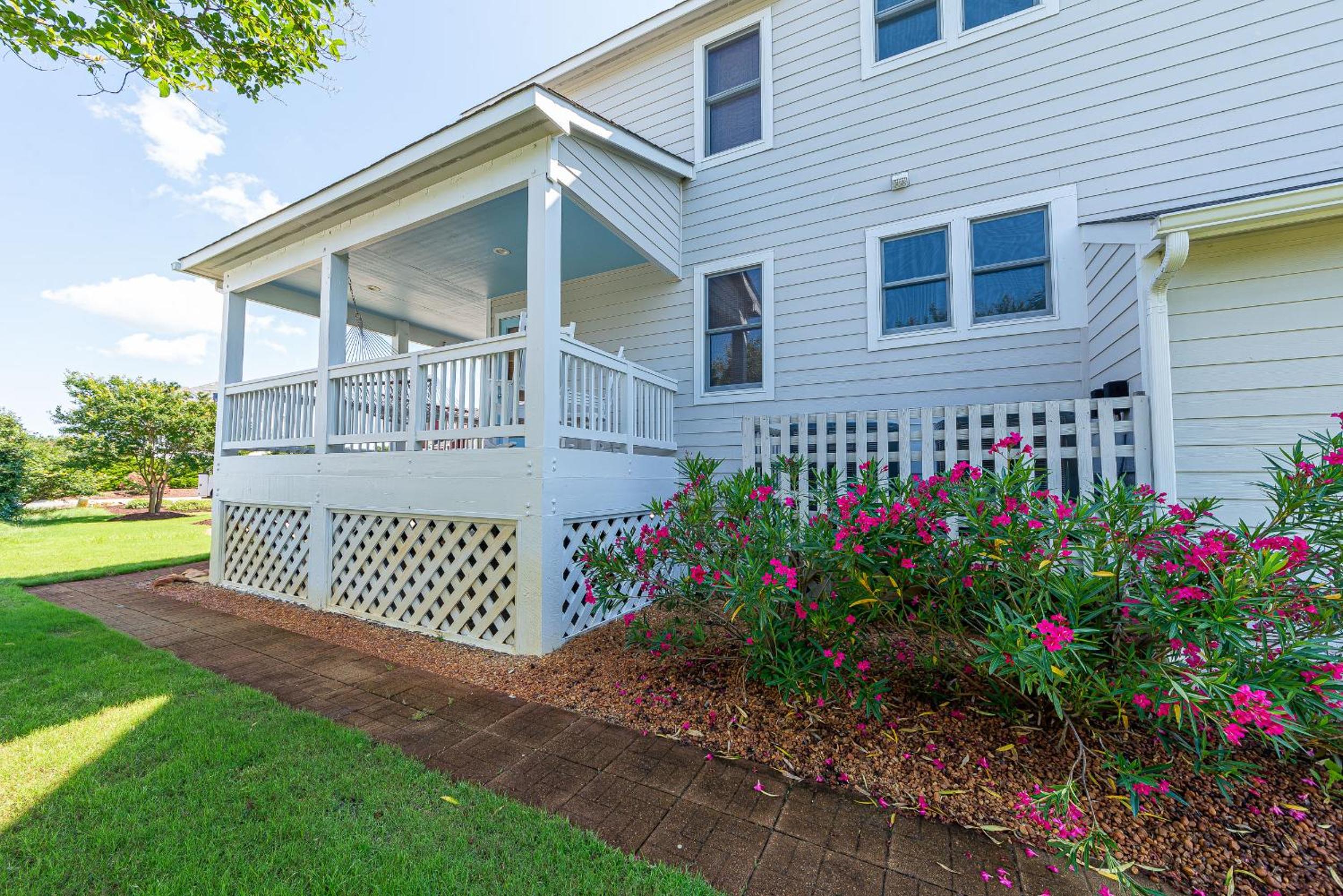 Puppy Love - Corolla, Villages at Ocean Hill, Pool, Hot Tub, Nearby Amenities, Lighthouse, Pets OK