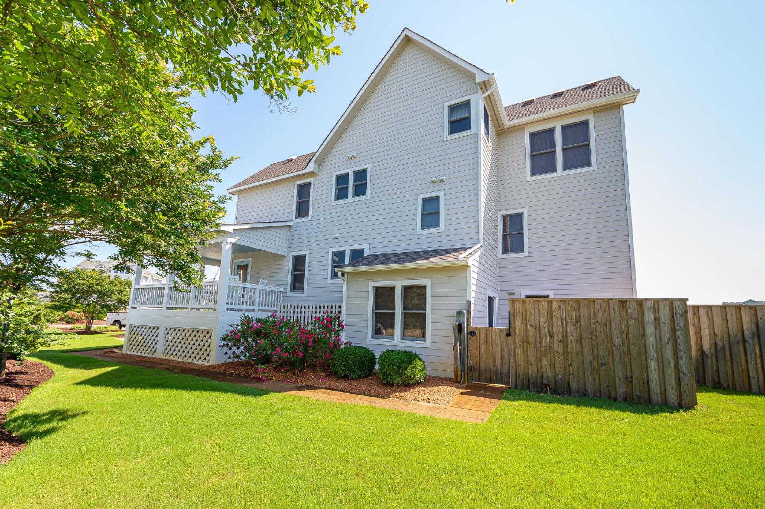 Puppy Love - Corolla, Villages at Ocean Hill, Pool, Hot Tub, Nearby Amenities, Lighthouse, Pets OK