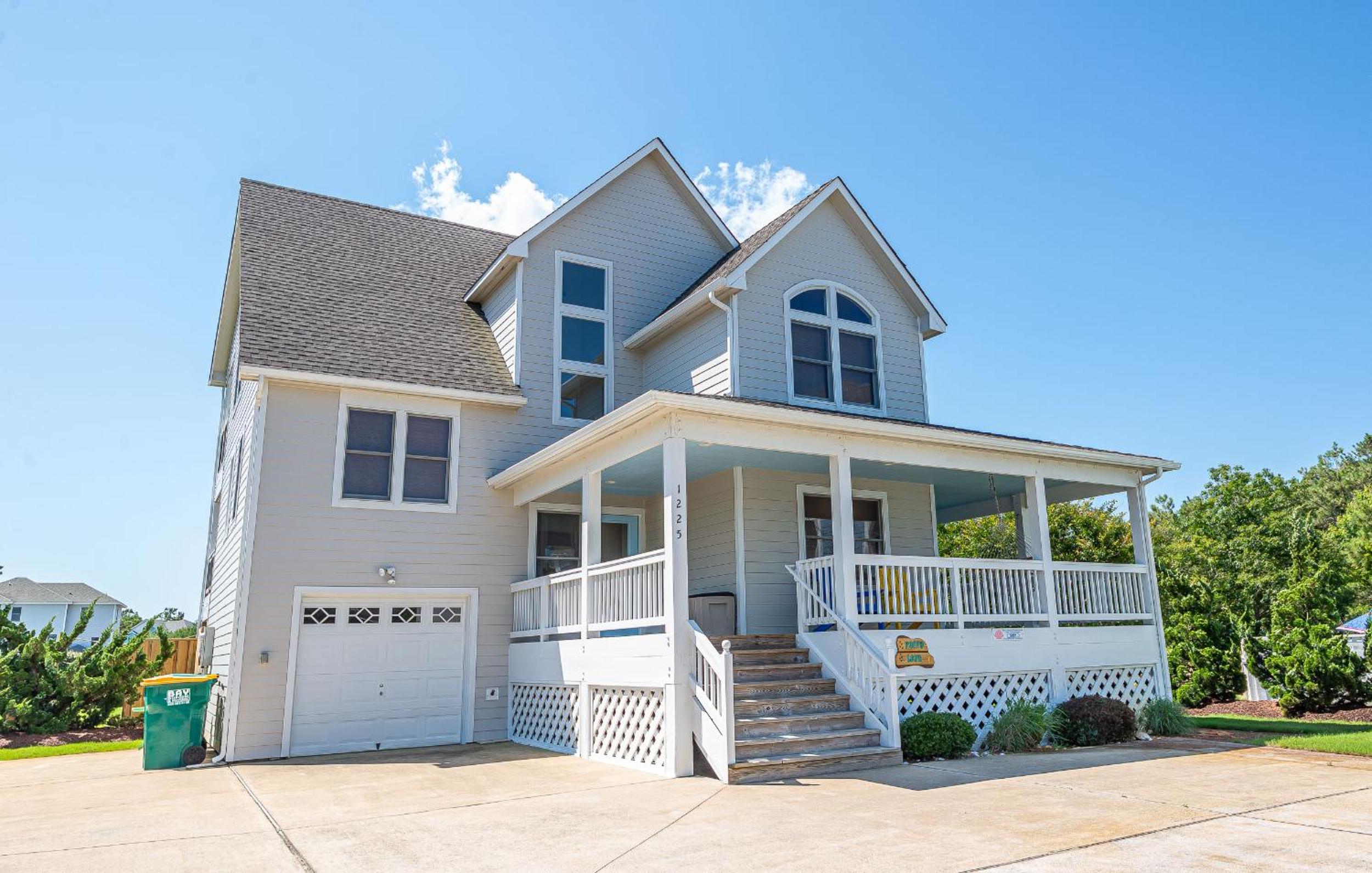 Puppy Love - Corolla, Villages at Ocean Hill, Pool, Hot Tub, Nearby Amenities, Lighthouse, Pets OK
