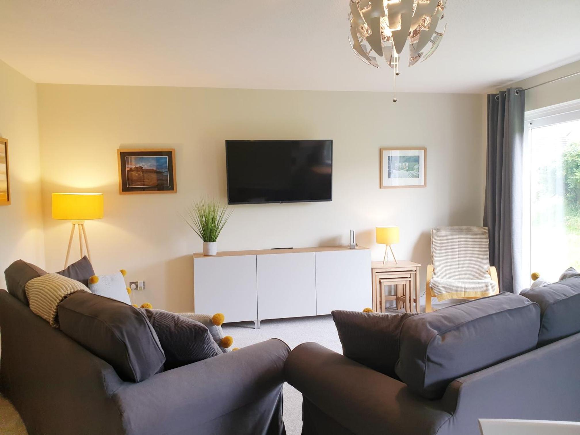 7 Isallt Lodges- Close to beach- Garden-Pet friendly