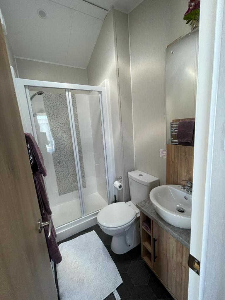 Seton sands holiday park - Premium caravan - 2 bedroom sleeps 4, photo 3