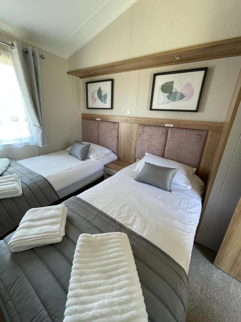 Seton sands holiday park - Premium caravan - 2 bedroom sleeps 4 view 3