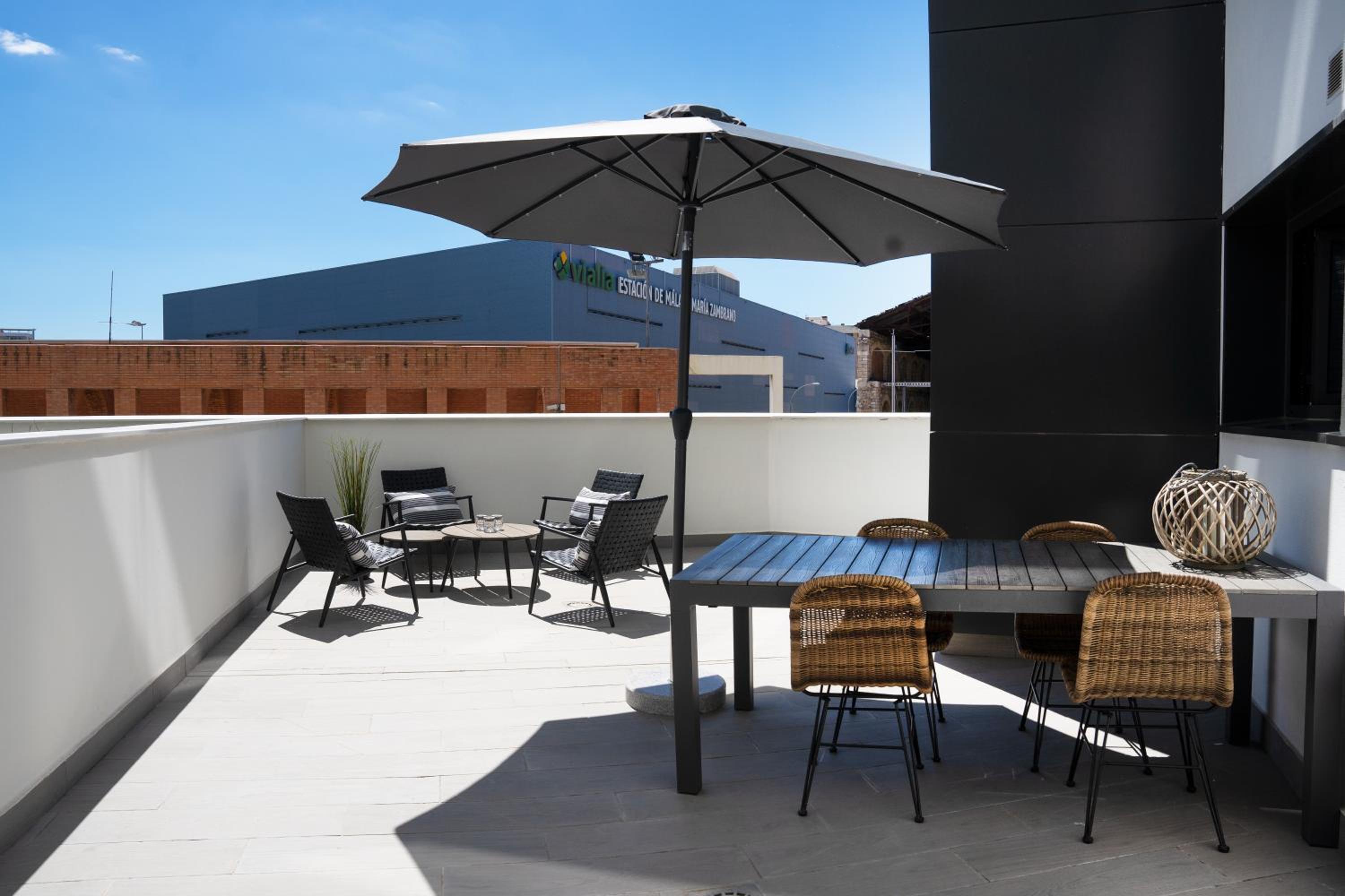 Central Premium Pool Terrace new