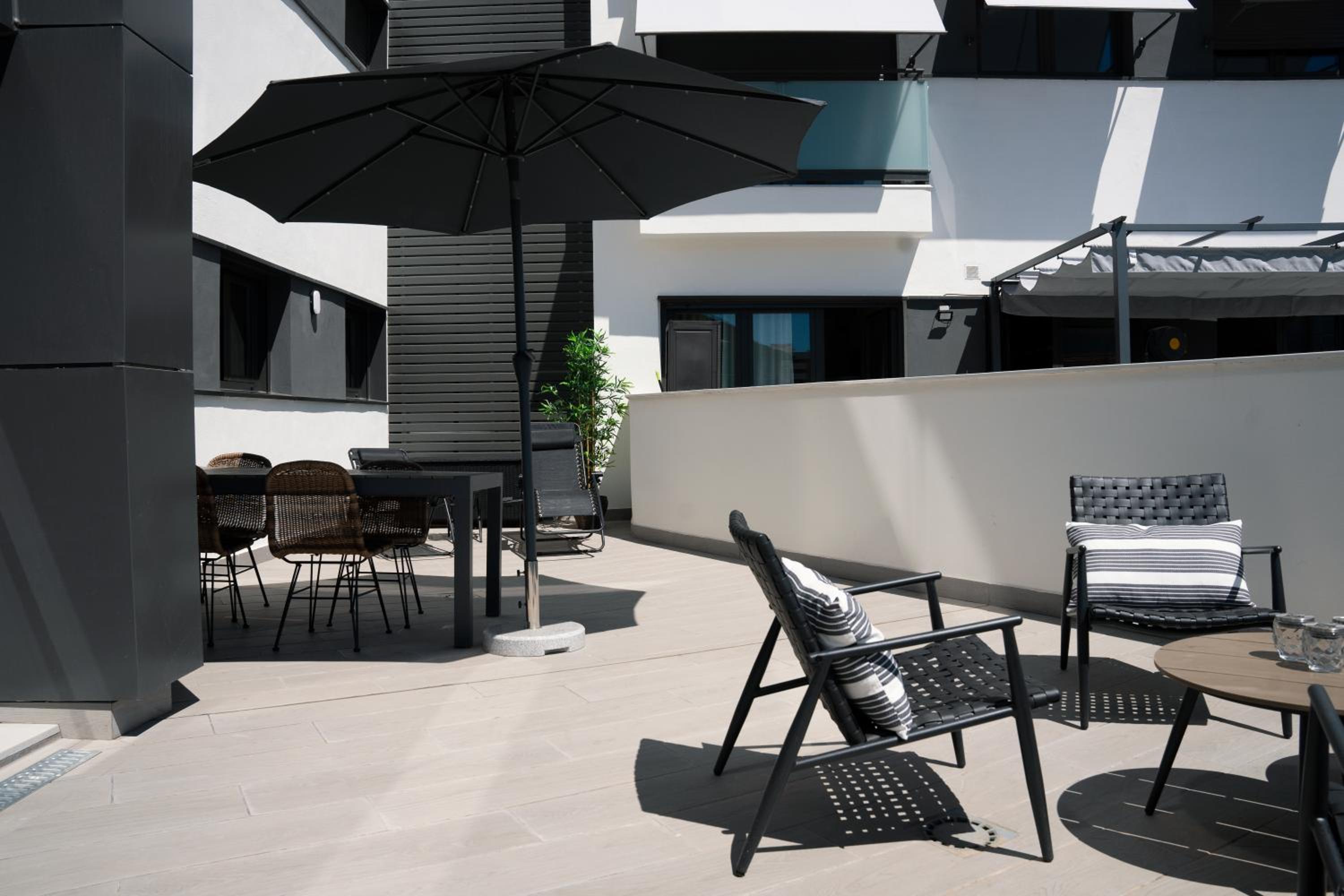 Central Premium Pool Terrace new