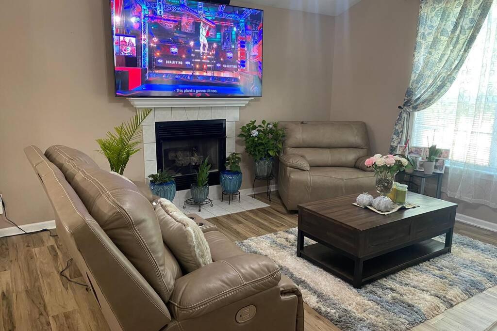 Columbia Vacations - Smart Entire Loft, 3 br, 2 bath, with 3 tv - Property Image 1