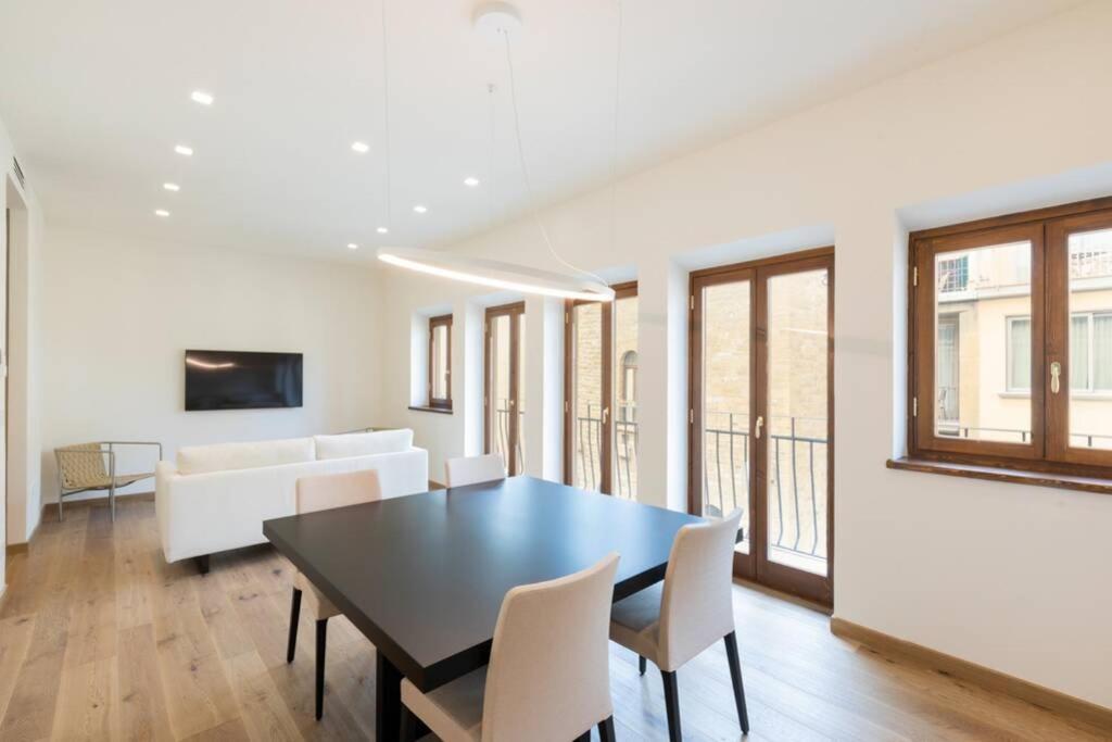 Ponte Vecchio Luxury Flat