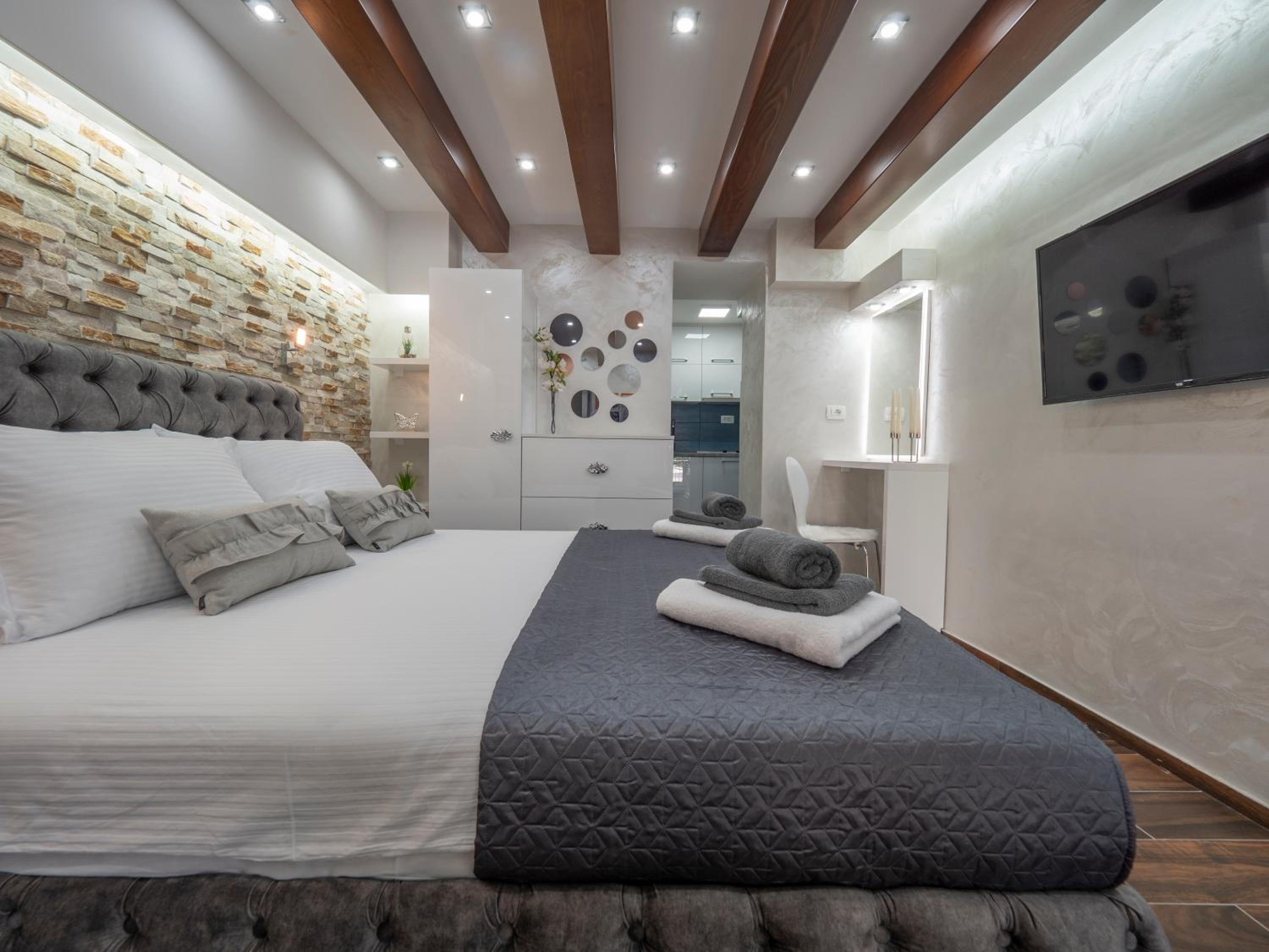 Luxury Boutique Studio view 4