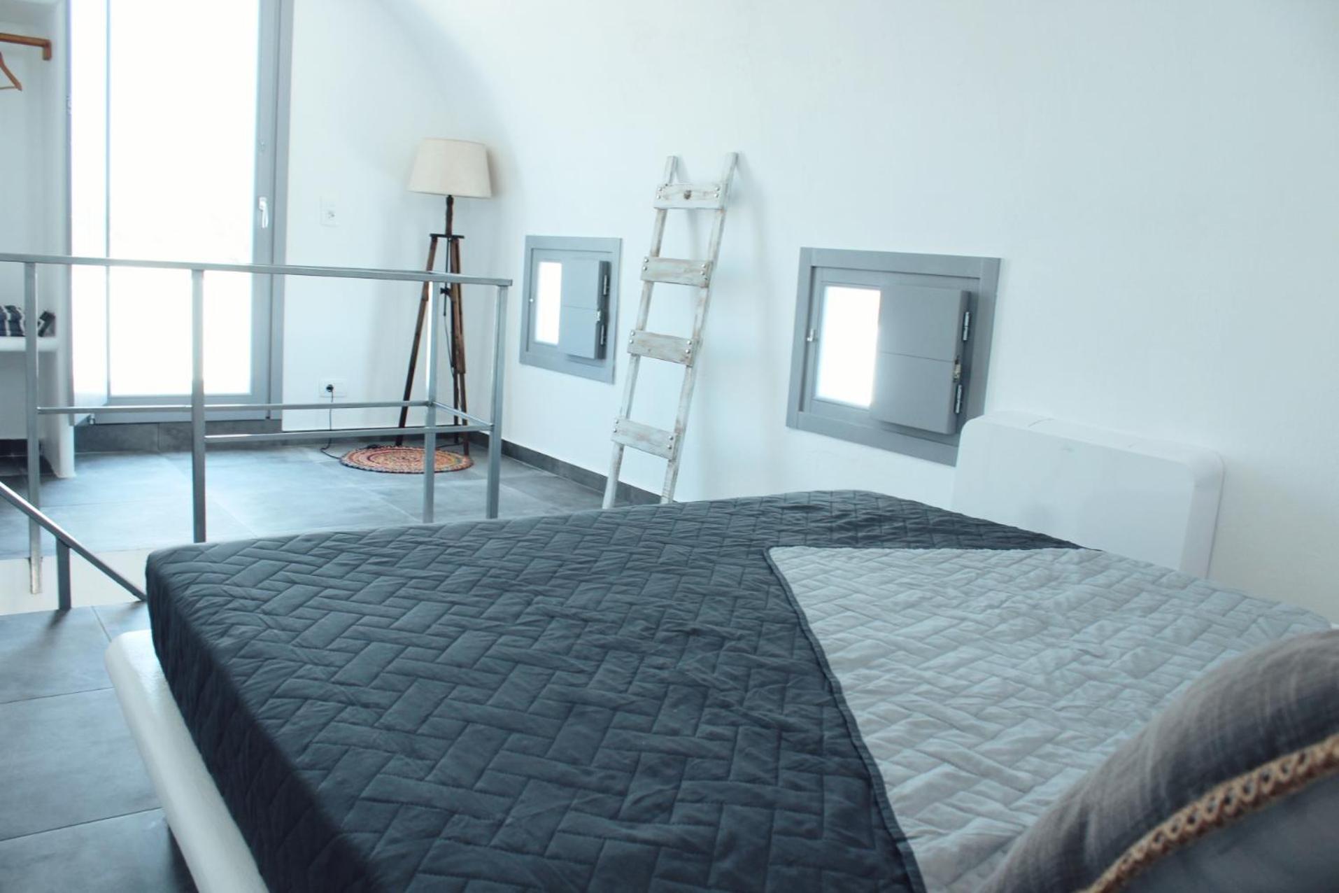 Aeron Suites