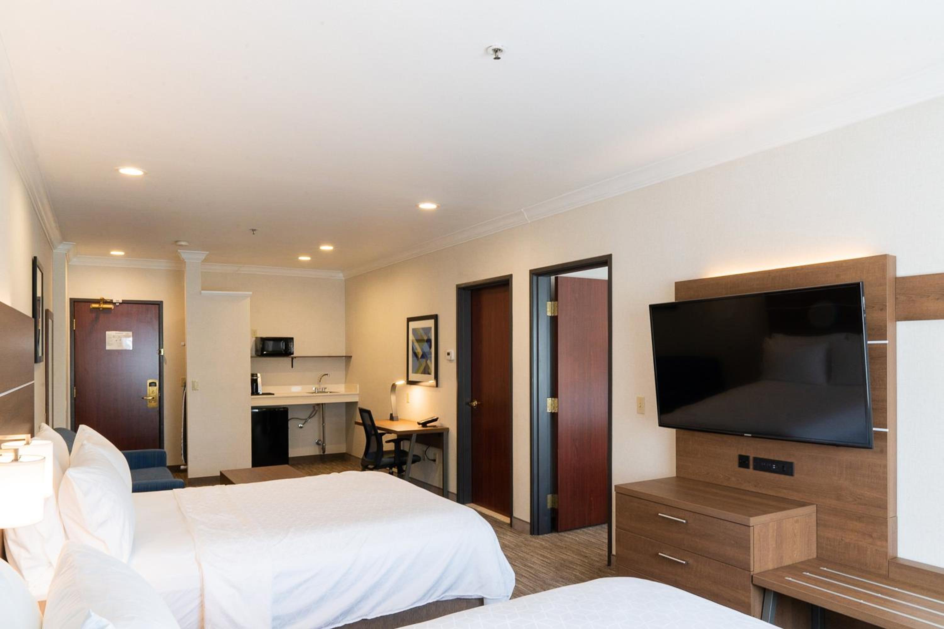 Holiday Inn Express Davis-University Area, an IHG Hotel - Property Image 69