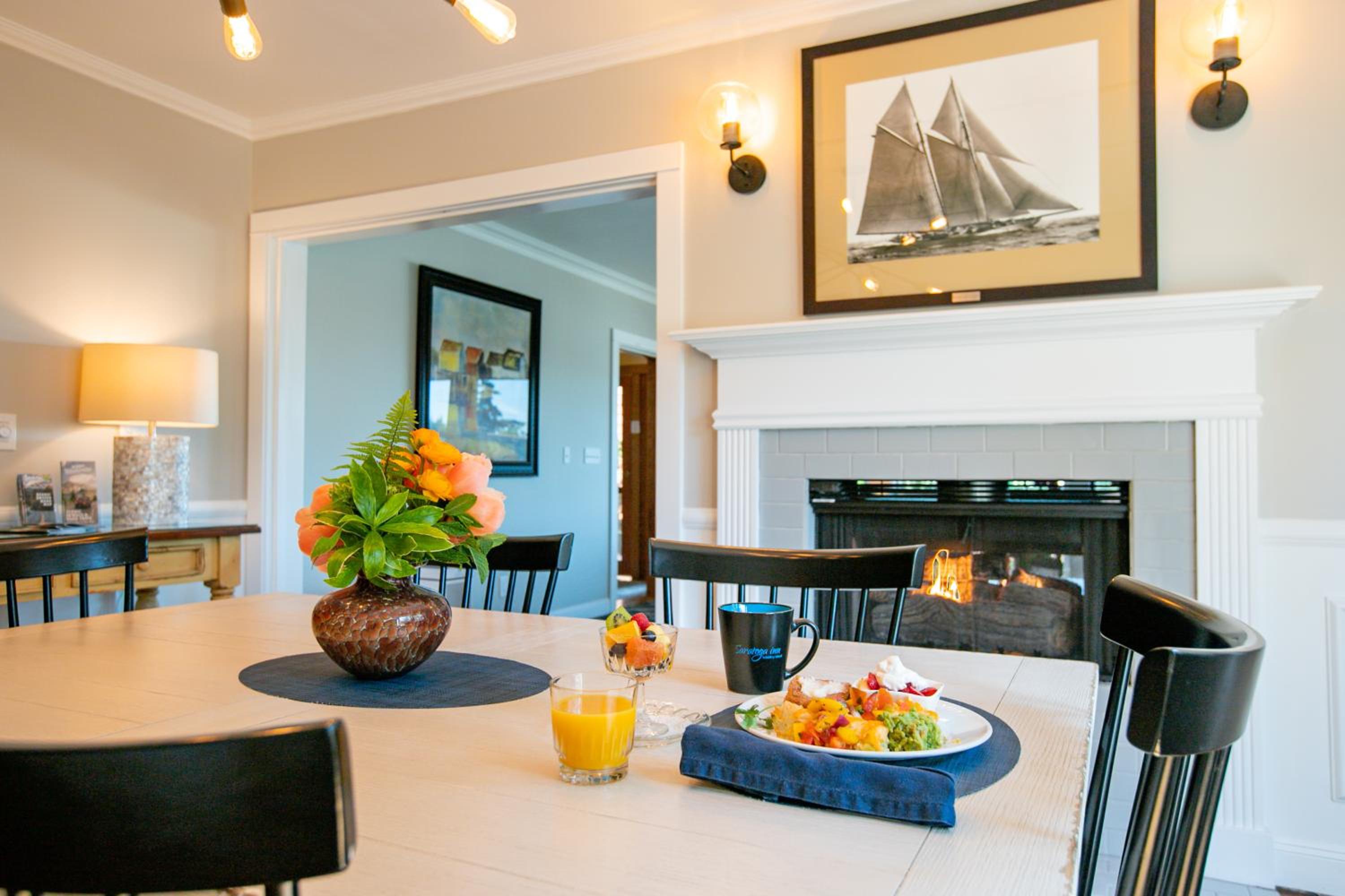Saratoga Inn