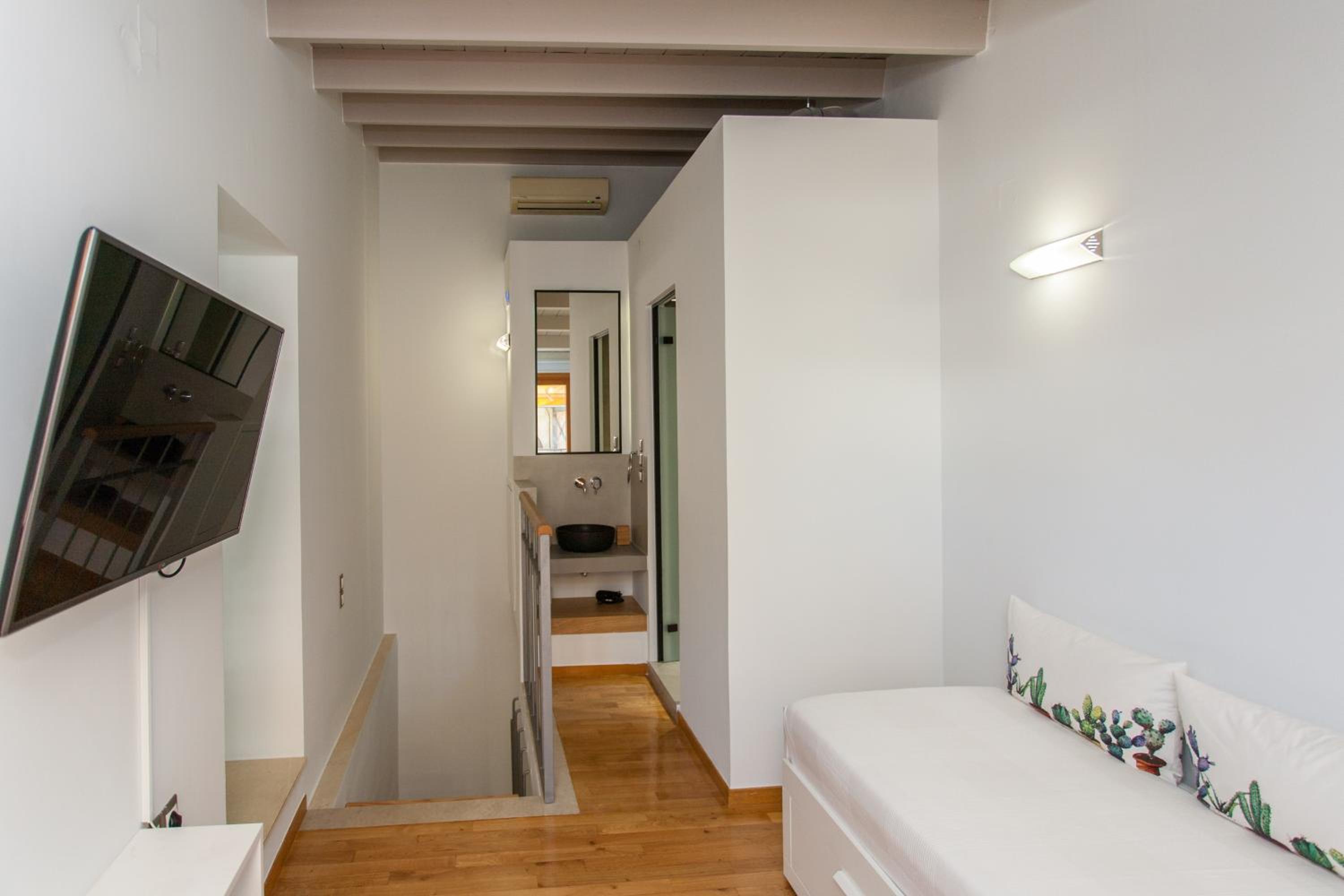Agora Suites