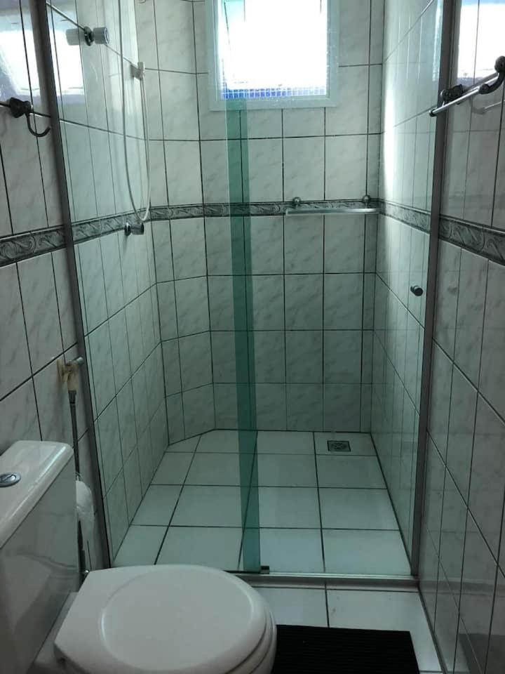 Excelente Ap C/ Piscina a 200 mts da Praia Grande