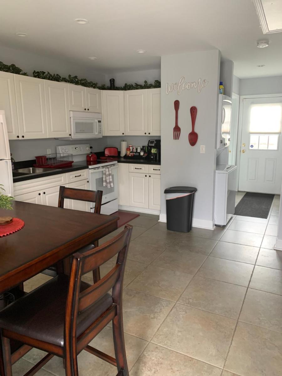 Peaceful Getaway for Two in Lincolnville/Quiet Area/2.3 Miles to Beach view 3