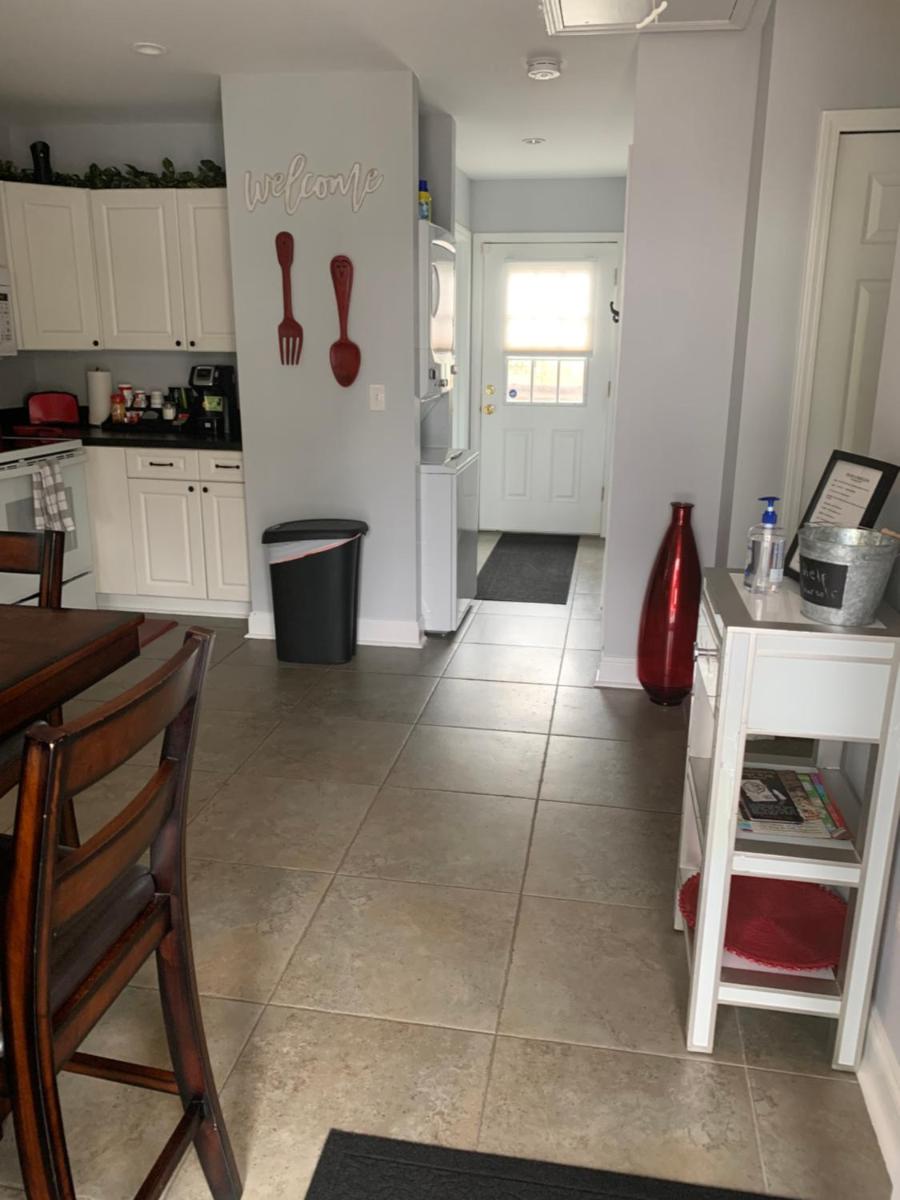 Peaceful Getaway for Two in Lincolnville/Quiet Area/2.3 Miles to Beach view 2