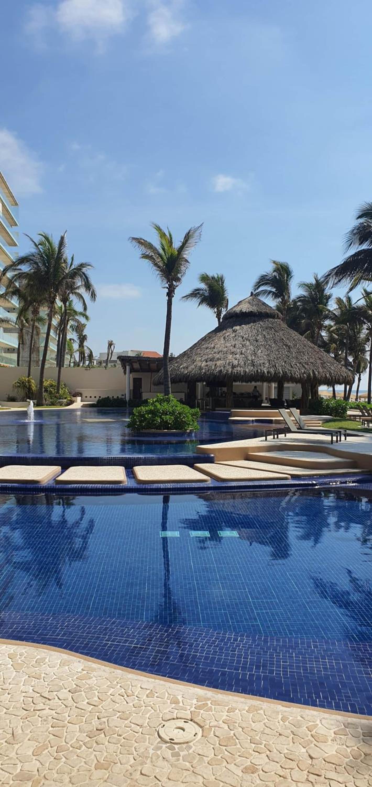Luxury Beachfront Penthouse Apartment view 4