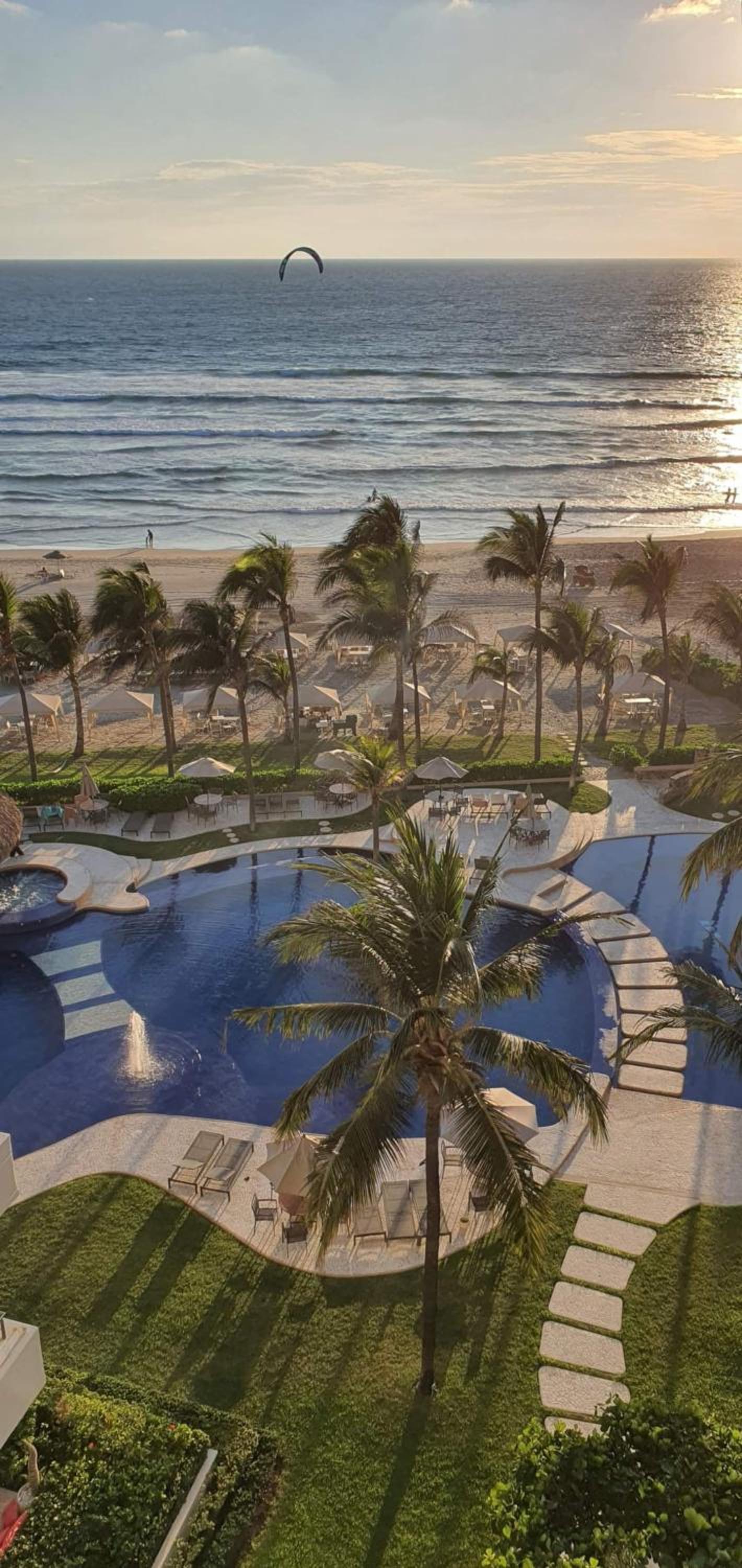 Luxury Beachfront Penthouse Apartment view 3