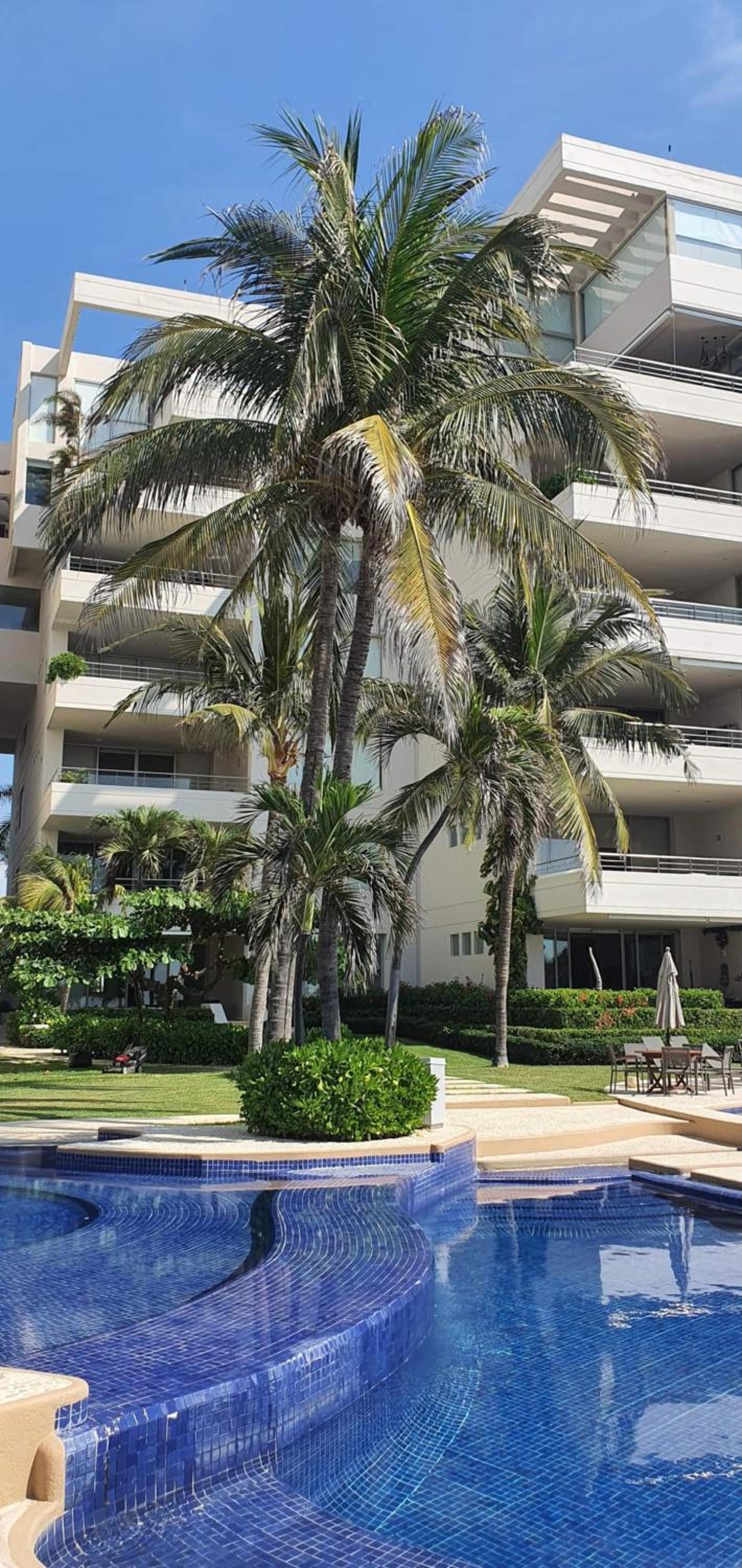 Luxury Beachfront Penthouse Apartment view 2