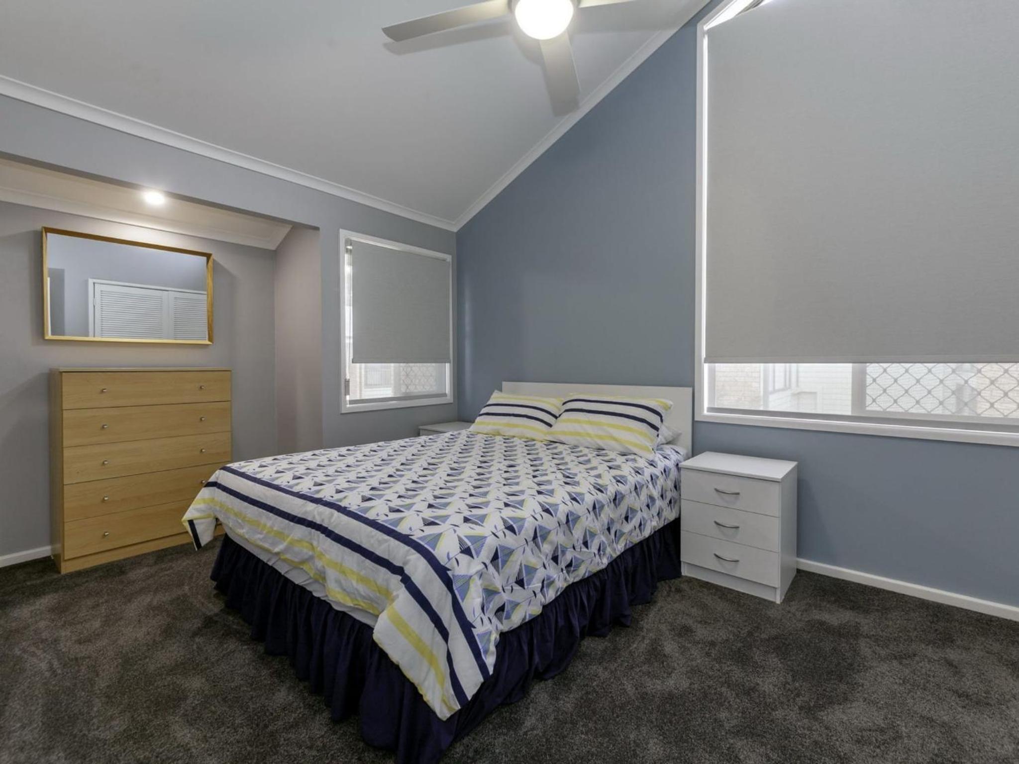 Bay Parklands 4, 2 Gowrie Avenue - pool & tennis court
