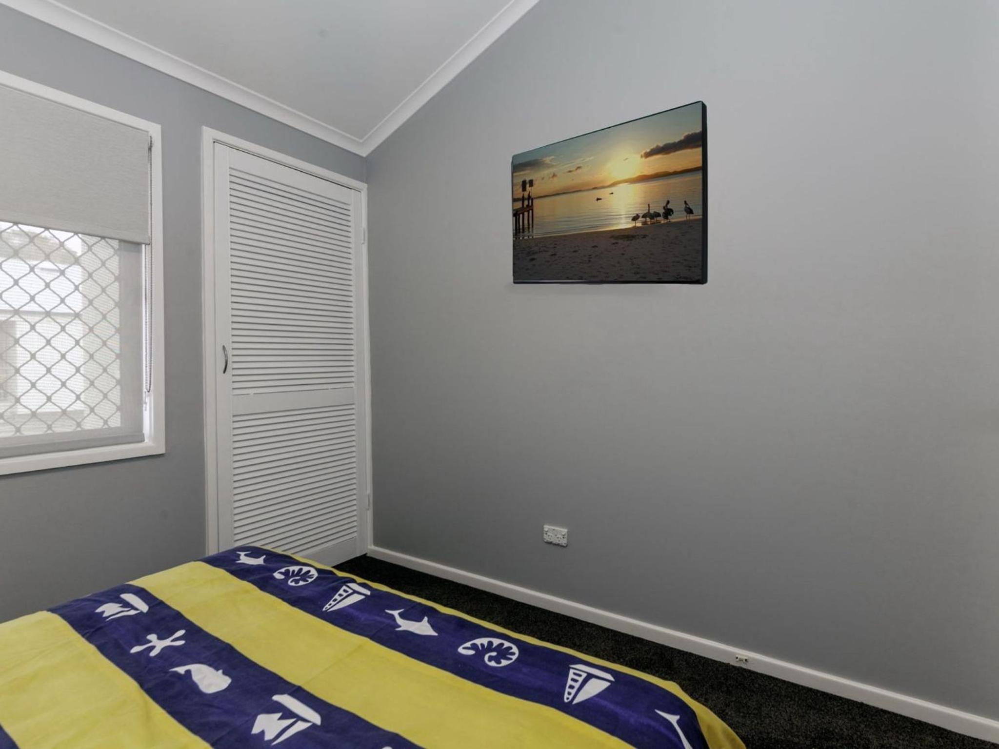 Bay Parklands 4, 2 Gowrie Avenue - pool & tennis court